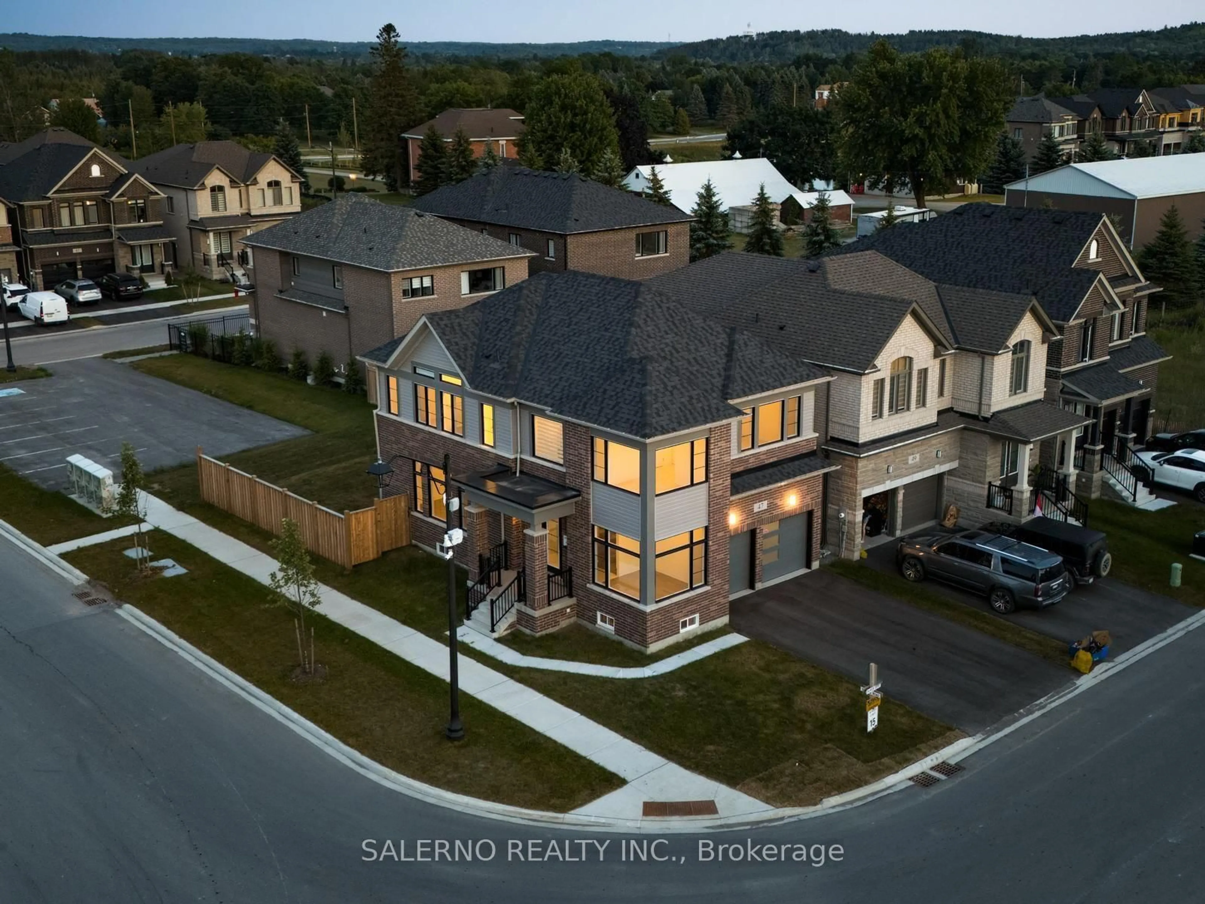 A pic from outside/outdoor area/front of a property/back of a property/a pic from drone, street for 47 Player Dr, Erin Ontario N0B 1T0