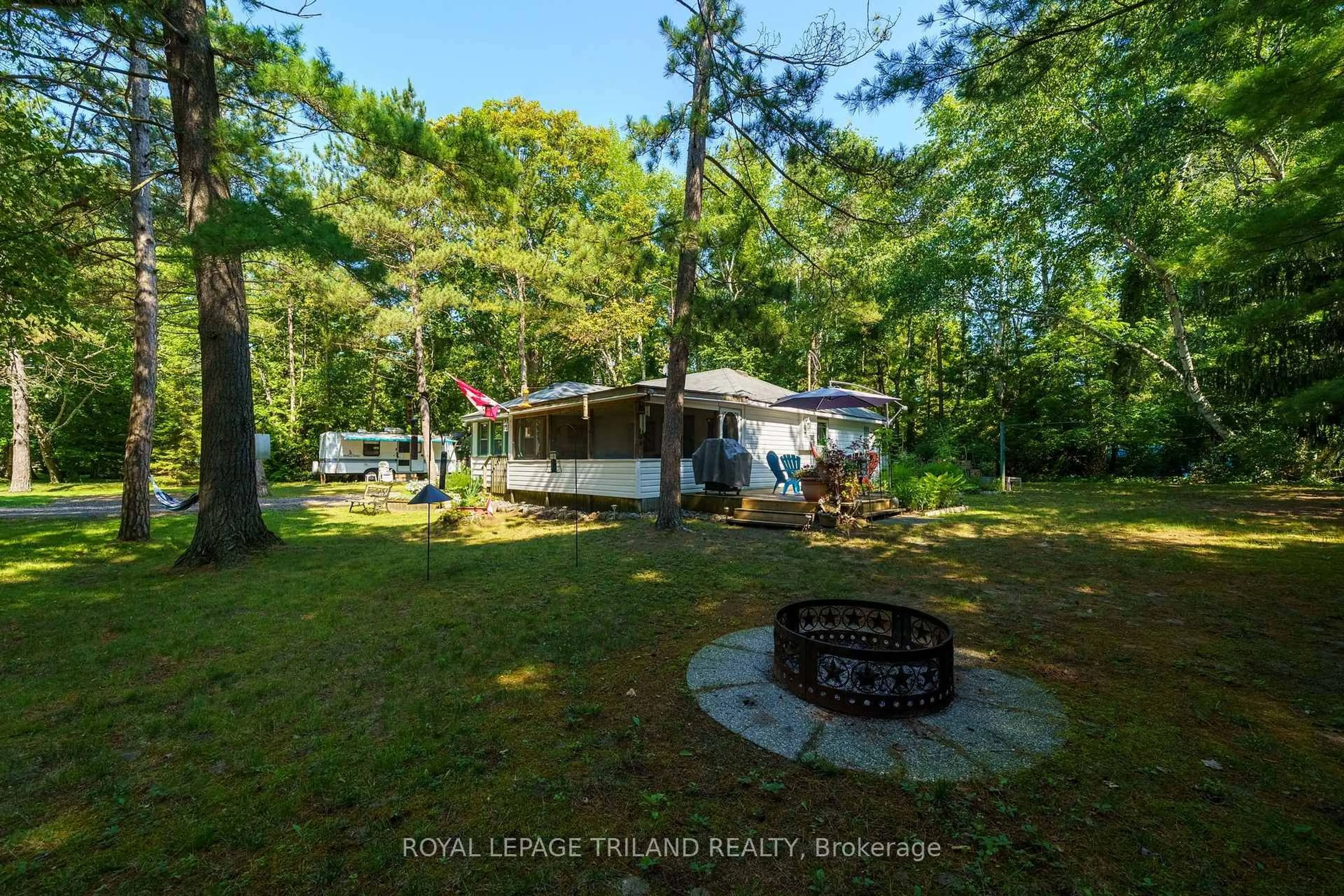 A pic from outside/outdoor area/front of a property/back of a property/a pic from drone, water/lake/river/ocean view for 6326 Huron Dr, Lambton Shores Ontario N0N 1J1