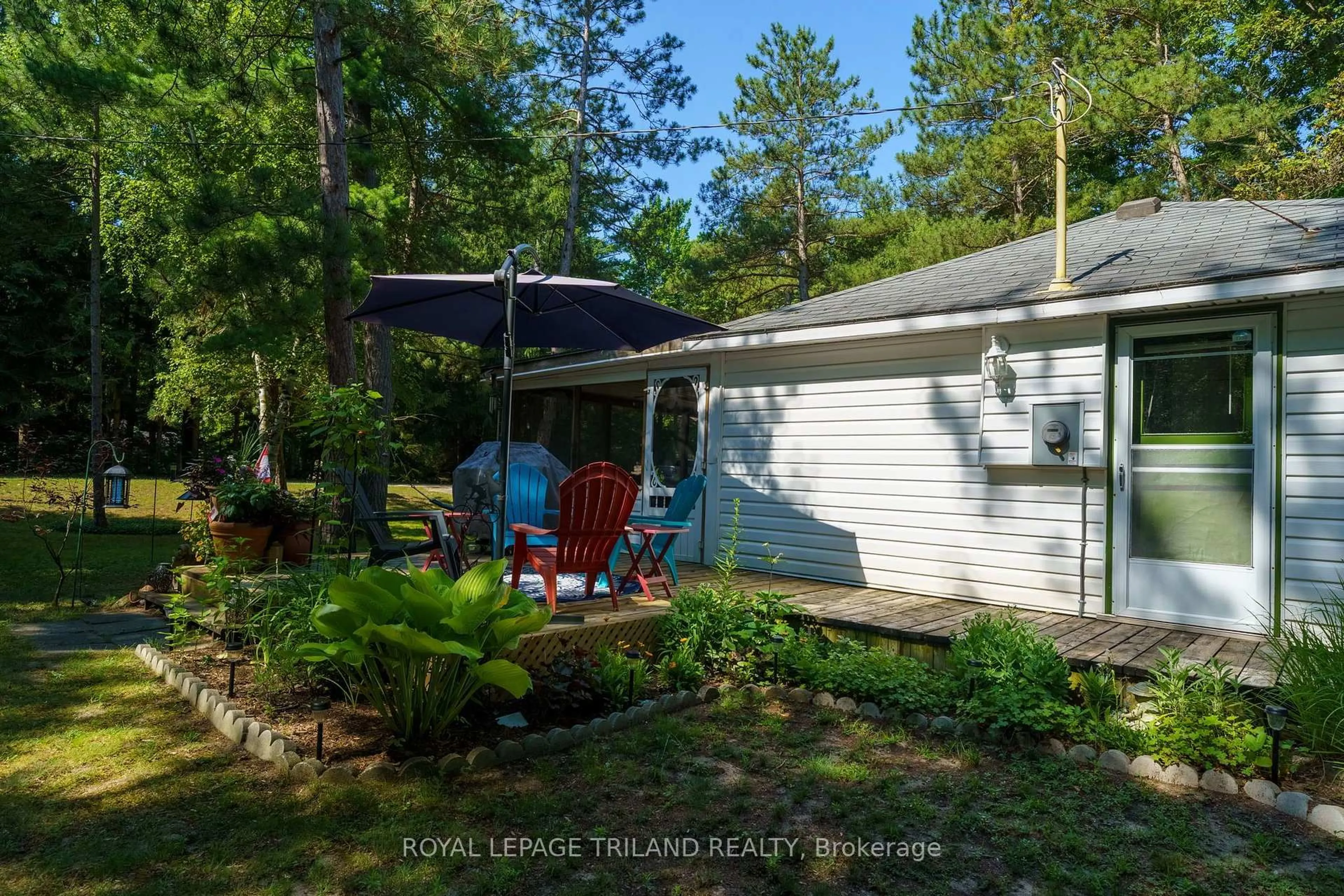 Patio, unknown for 6326 Huron Dr, Lambton Shores Ontario N0N 1J1