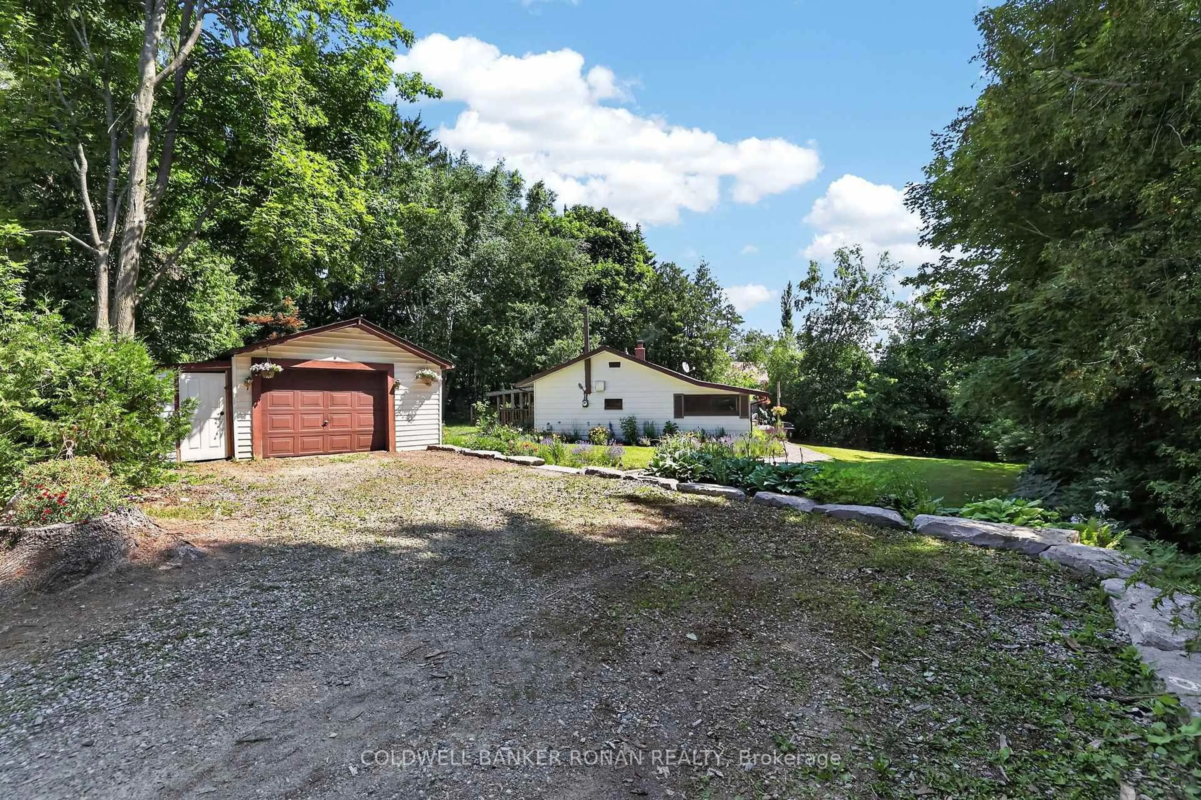 A pic from outside/outdoor area/front of a property/back of a property/a pic from drone, unknown for 16 Dean Rd, Mulmur Ontario L9V 3E7
