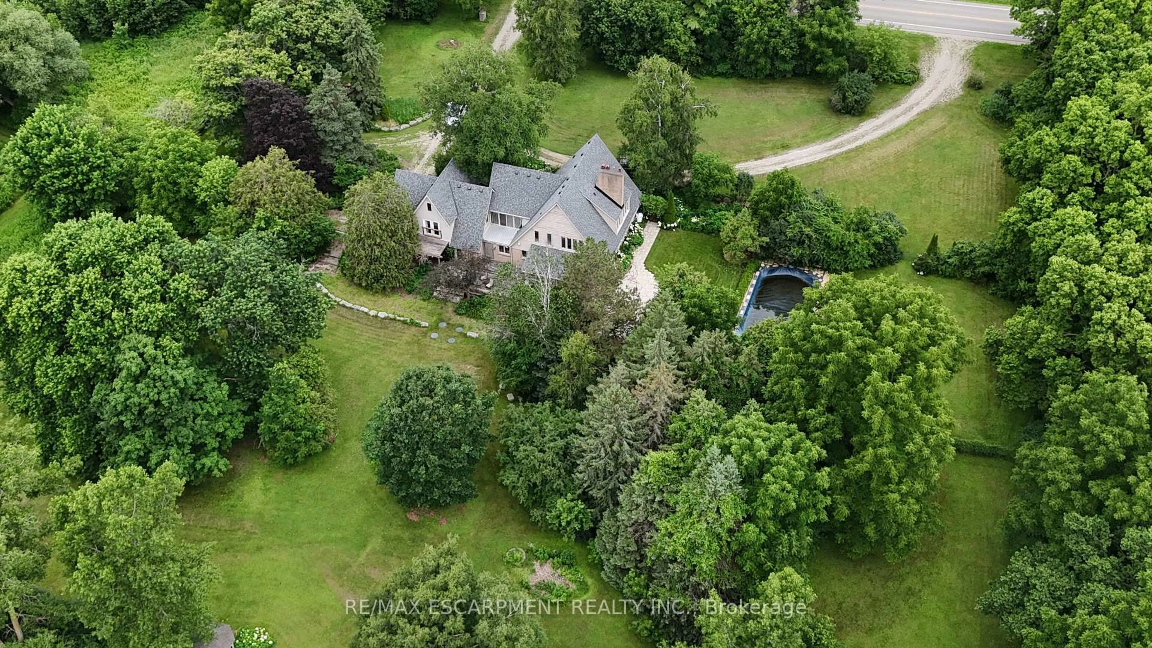 A pic from outside/outdoor area/front of a property/back of a property/a pic from drone, unknown for 807362 Oxford 29 Rd, Blandford-Blenheim Ontario N0J 1G0