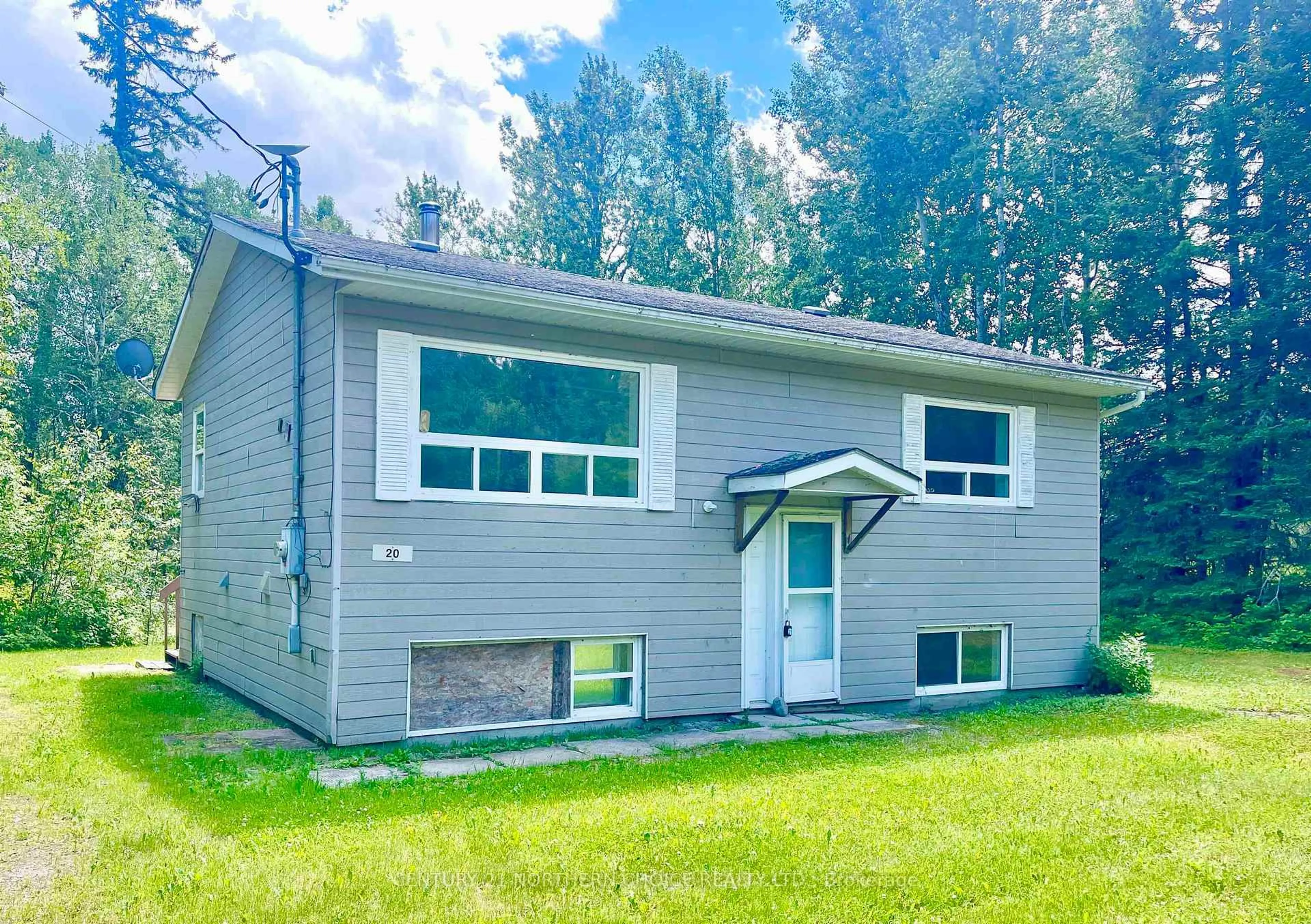 Home with vinyl exterior material, unknown for 20 Falls Rd, Kenora Remote Area Ontario P0V 2W0