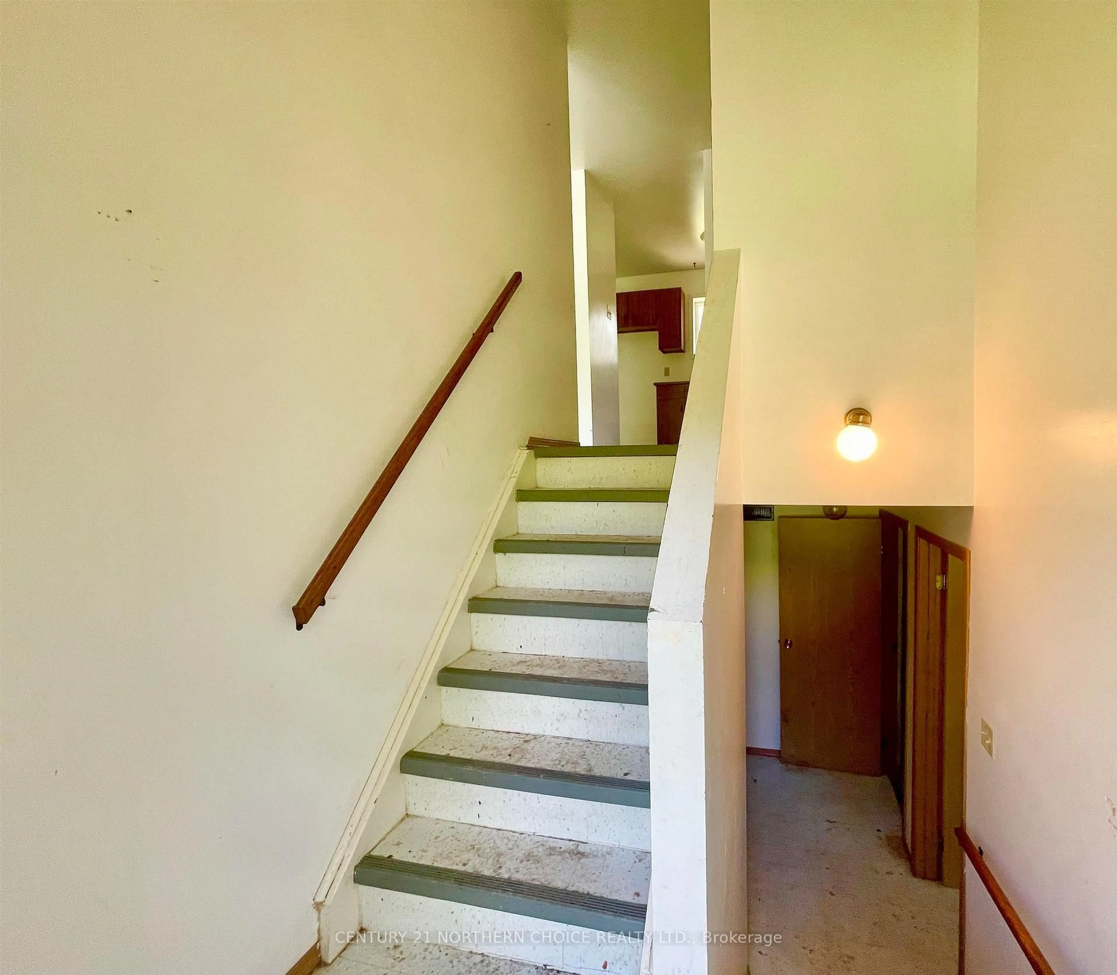 Stairs for 20 Falls Rd, Kenora Remote Area Ontario P0V 2W0