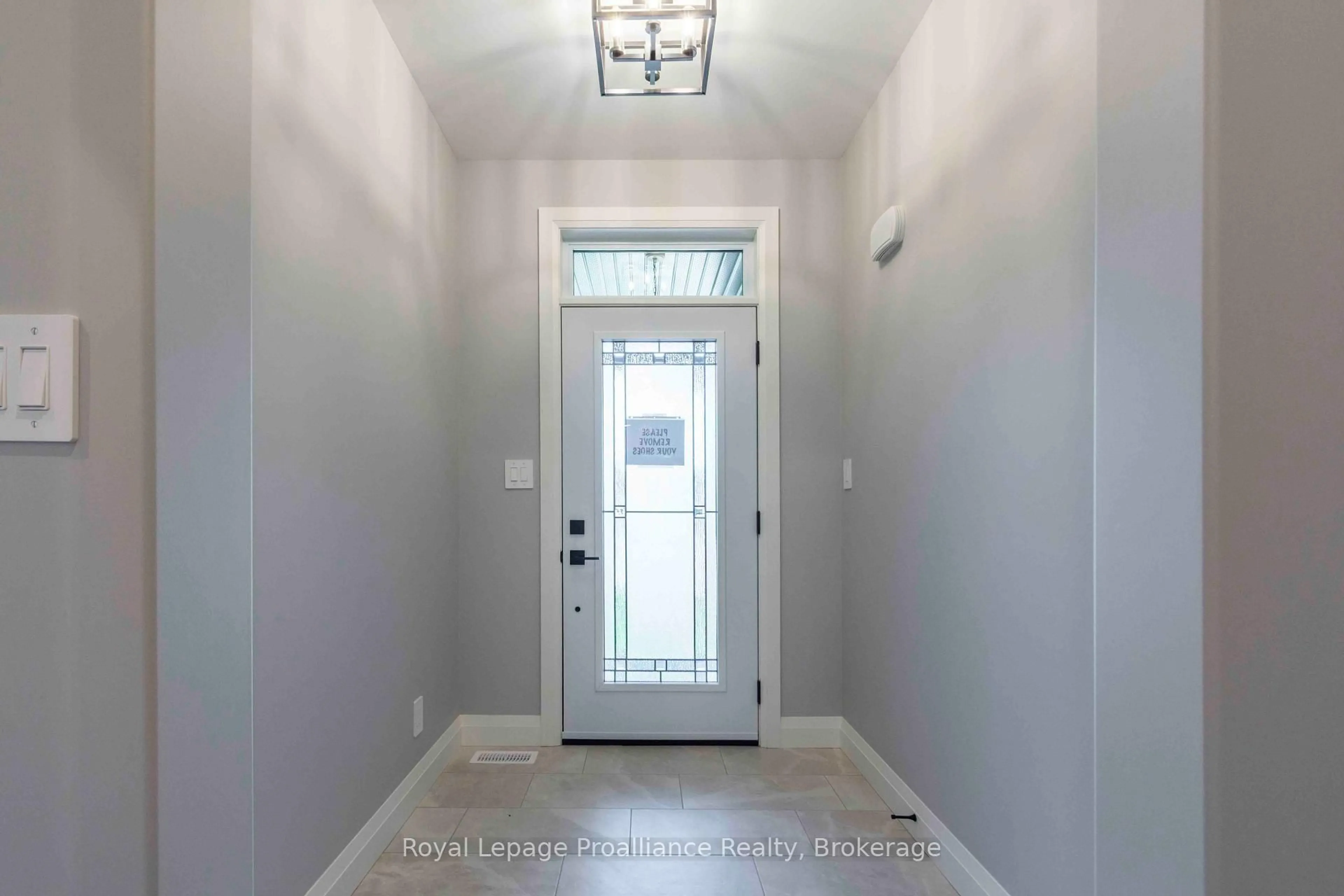 Indoor entryway for 31 MacKenzie John Cres, Brighton Ontario K0K 1H0