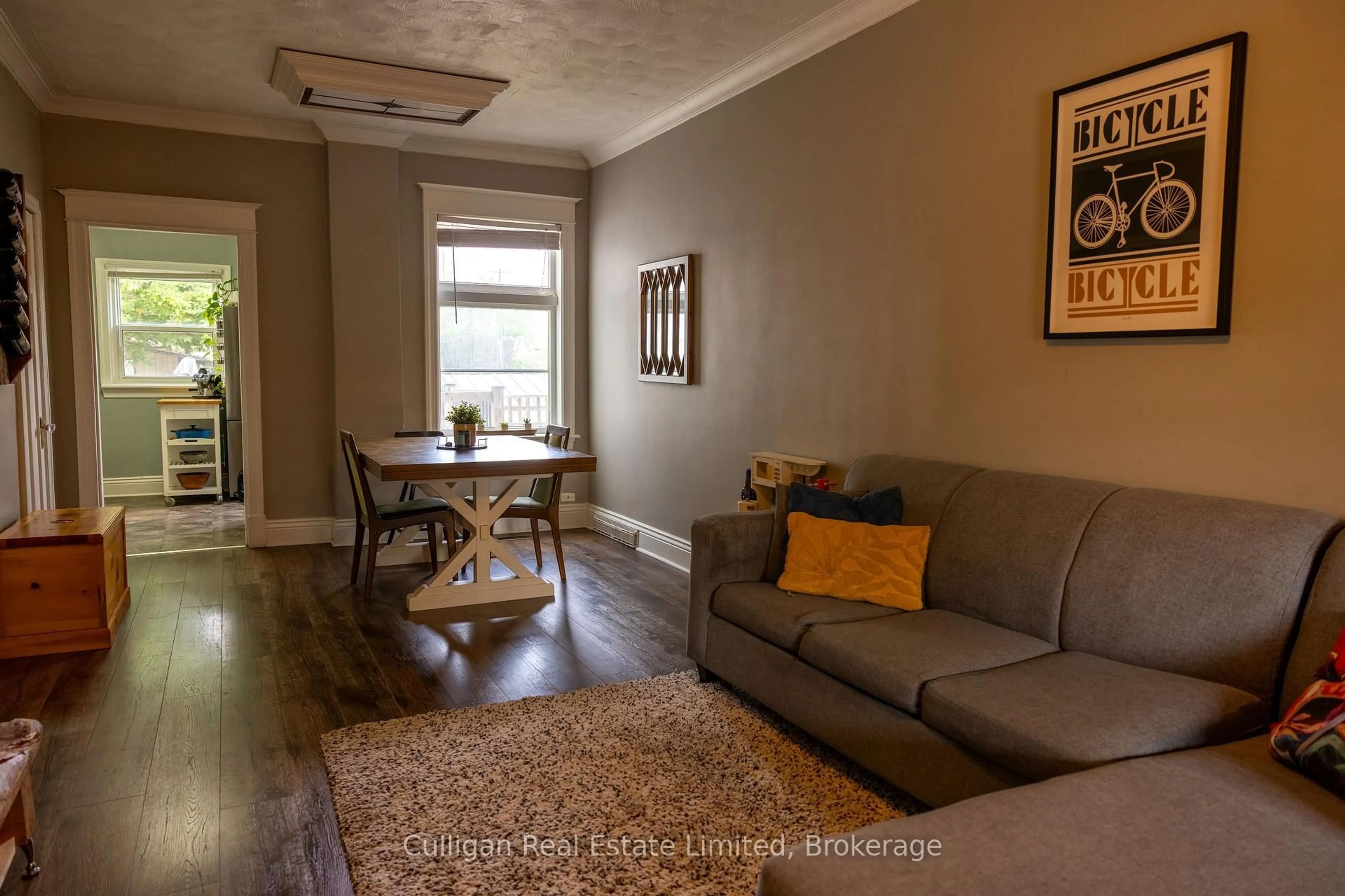 Living room with furniture, unknown for 115 London St, Hamilton Ontario L8H 4B4