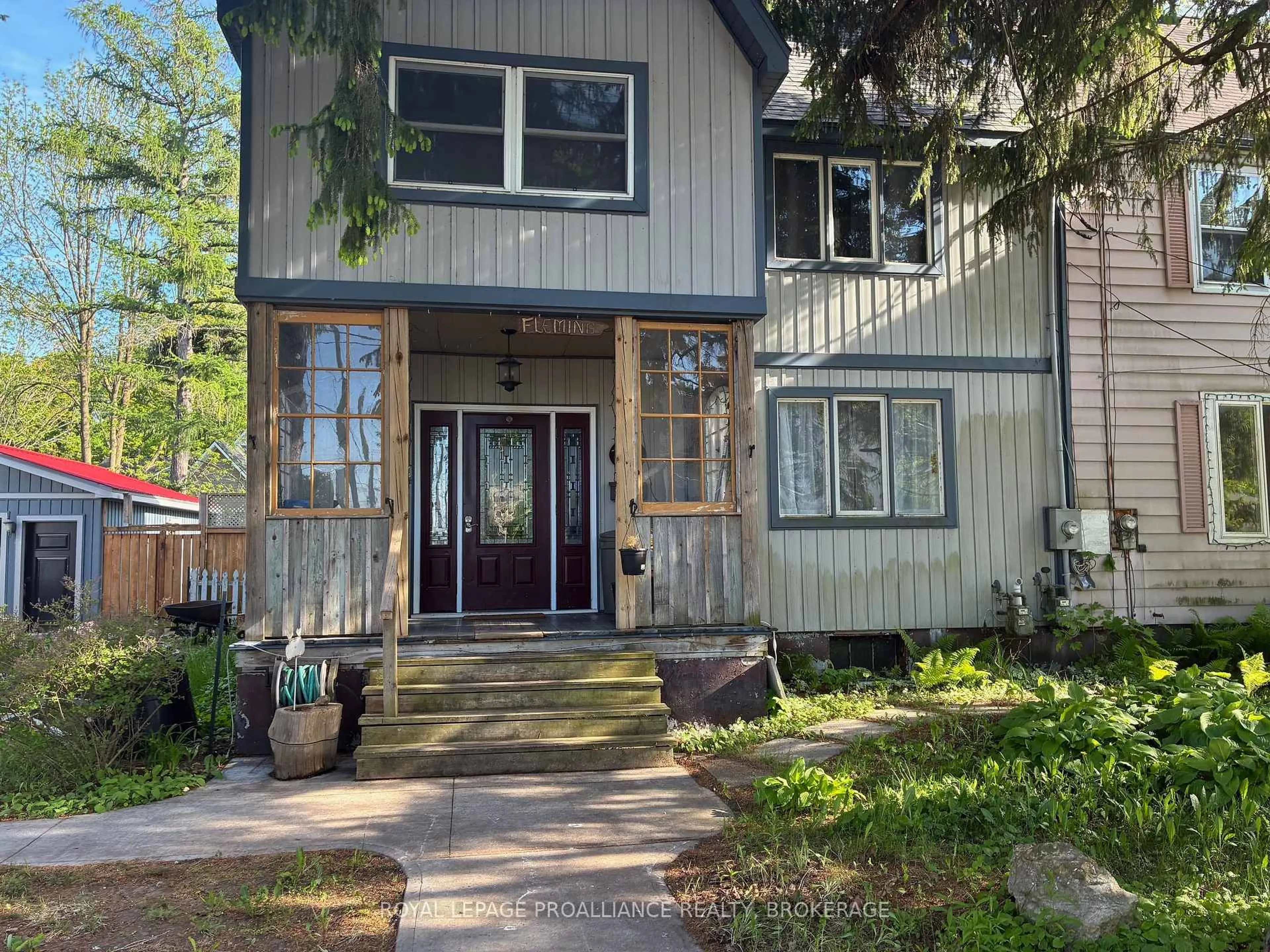 Unknown for 255 First St, Gananoque Ontario K7G 2J3