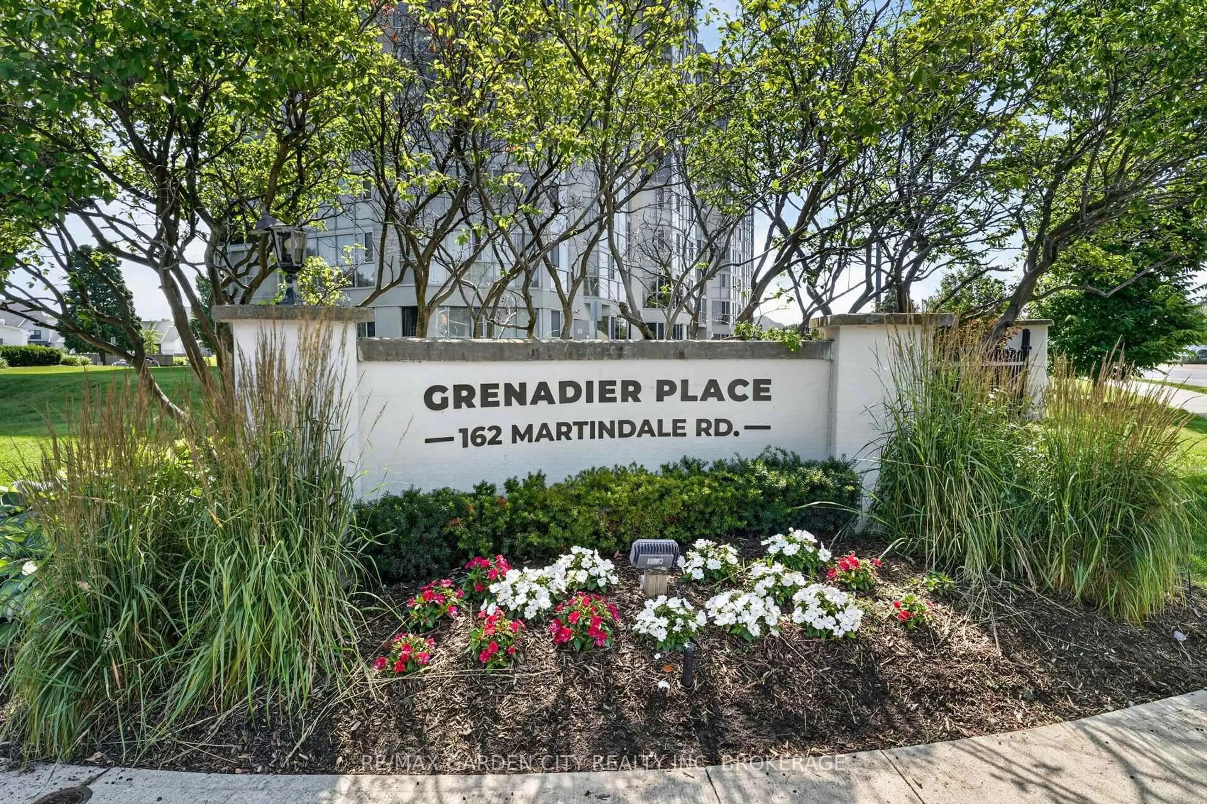 Unknown for 162 Martindale Rd #704, St. Catharines Ontario L2S 3S4