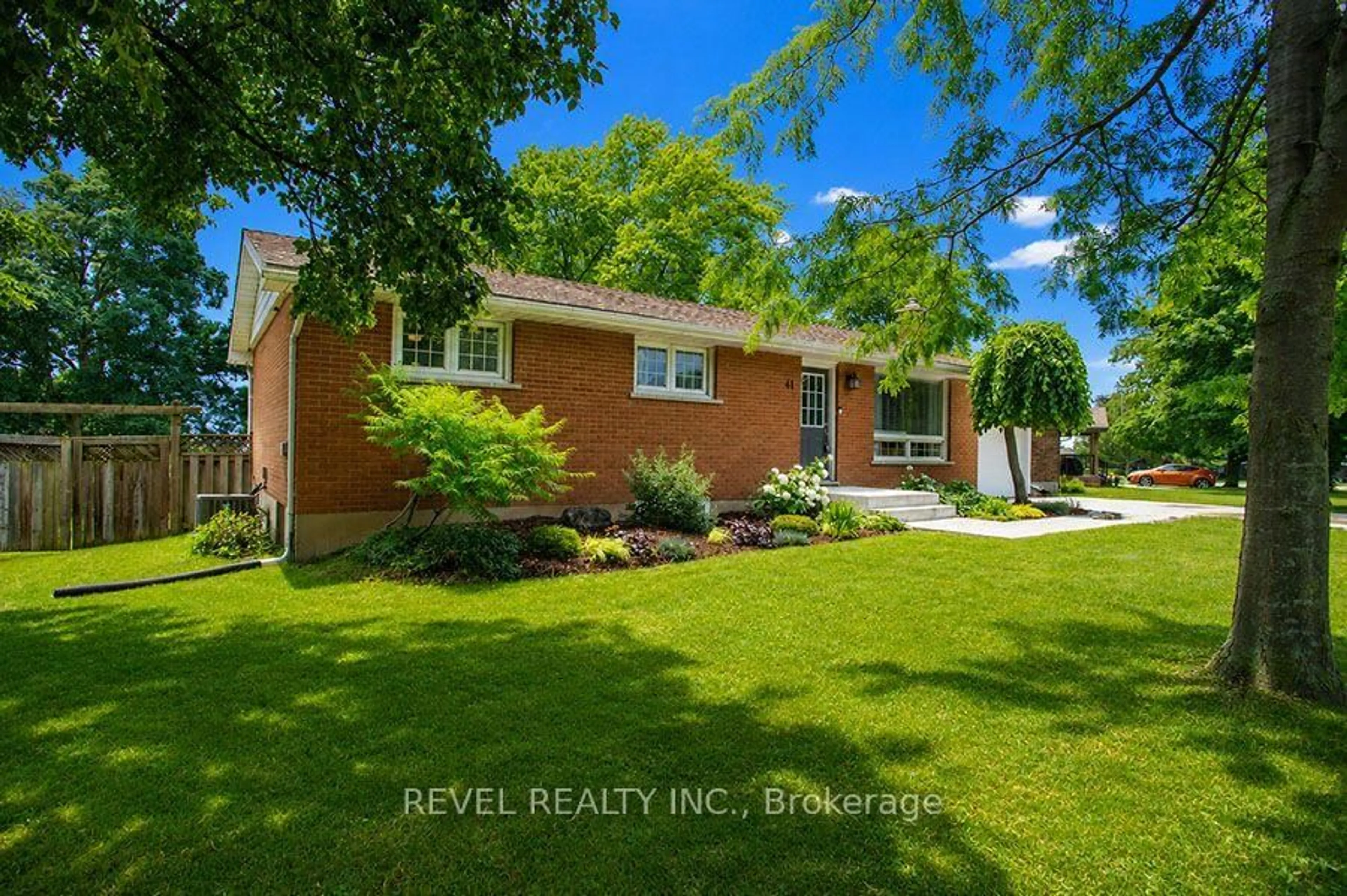 Unknown for 41 Pinehill Dr, Brantford Ontario N3T 0L1