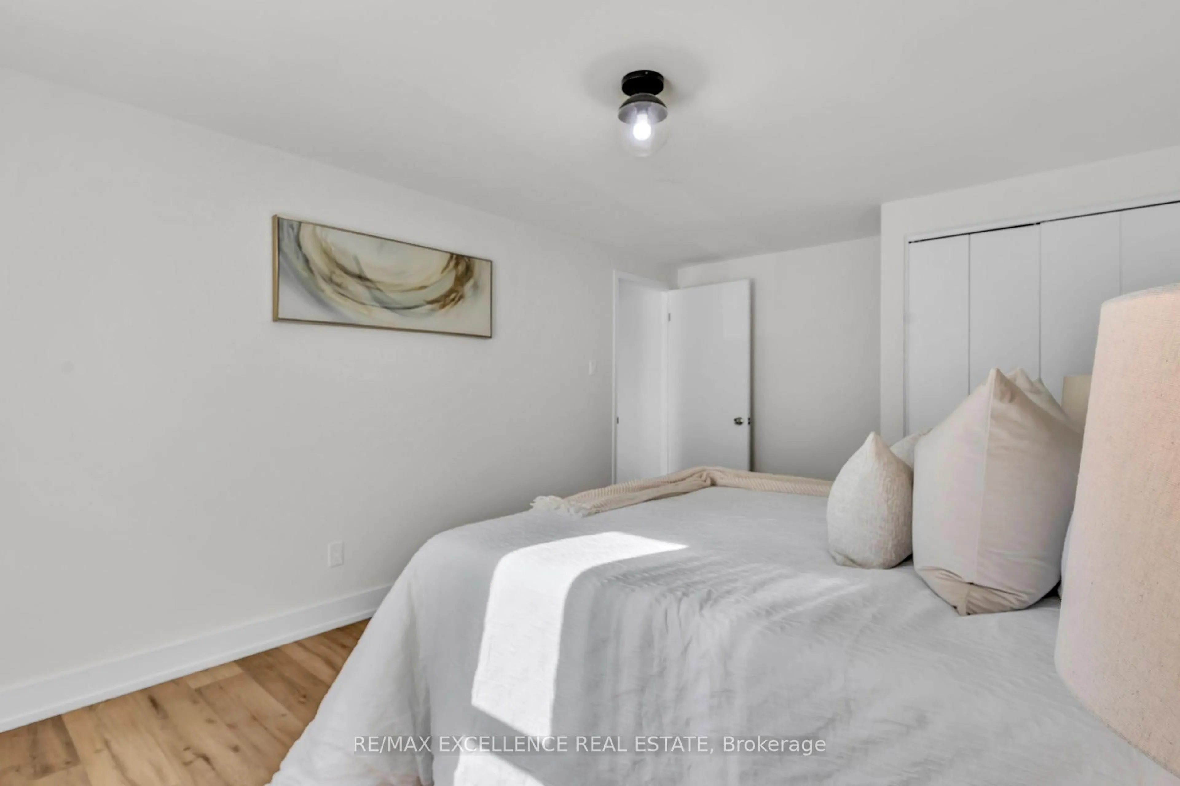 Bedroom with bed, unknown for 127 Acorn Cres, London North Ontario N6G 3V4