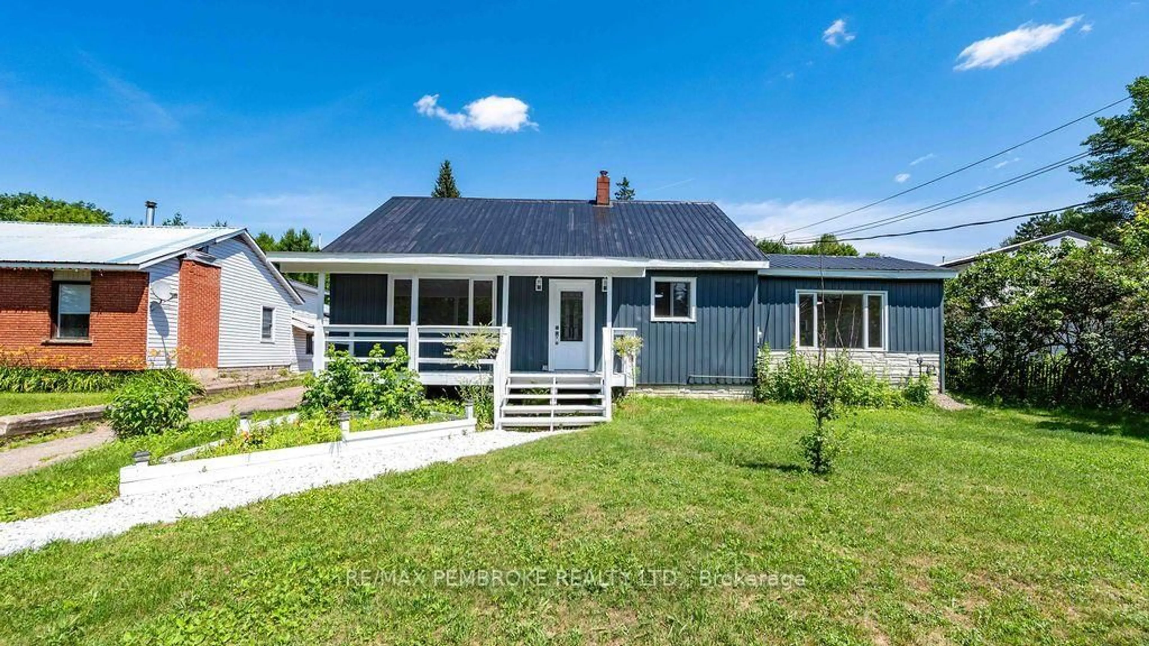 Home with vinyl exterior material, street for 32560 Highway Highway, Deep River Ontario K0J 1P0