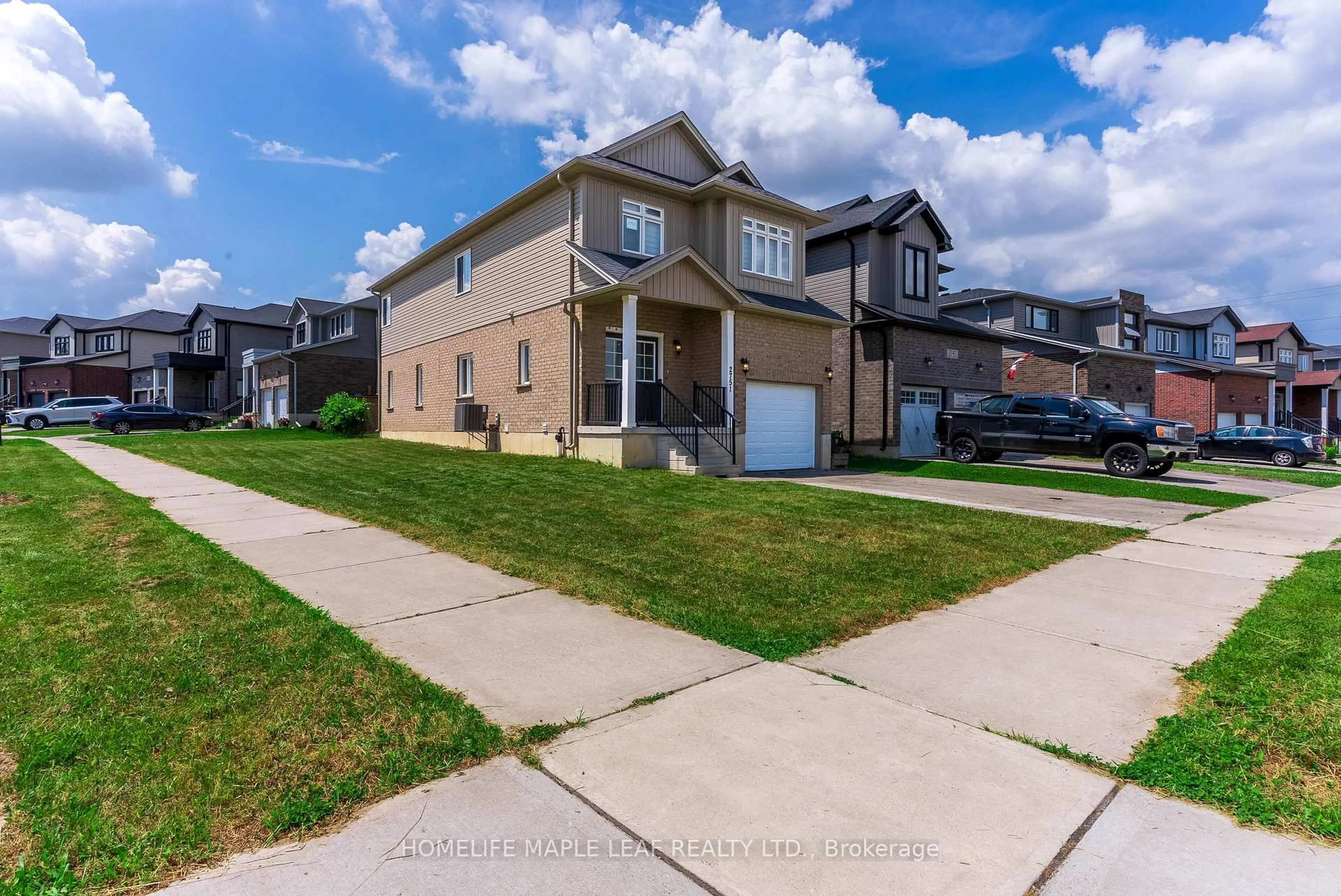 A pic from outside/outdoor area/front of a property/back of a property/a pic from drone, street for 2751 Oriole Dr, London South Ontario N6M 0G6