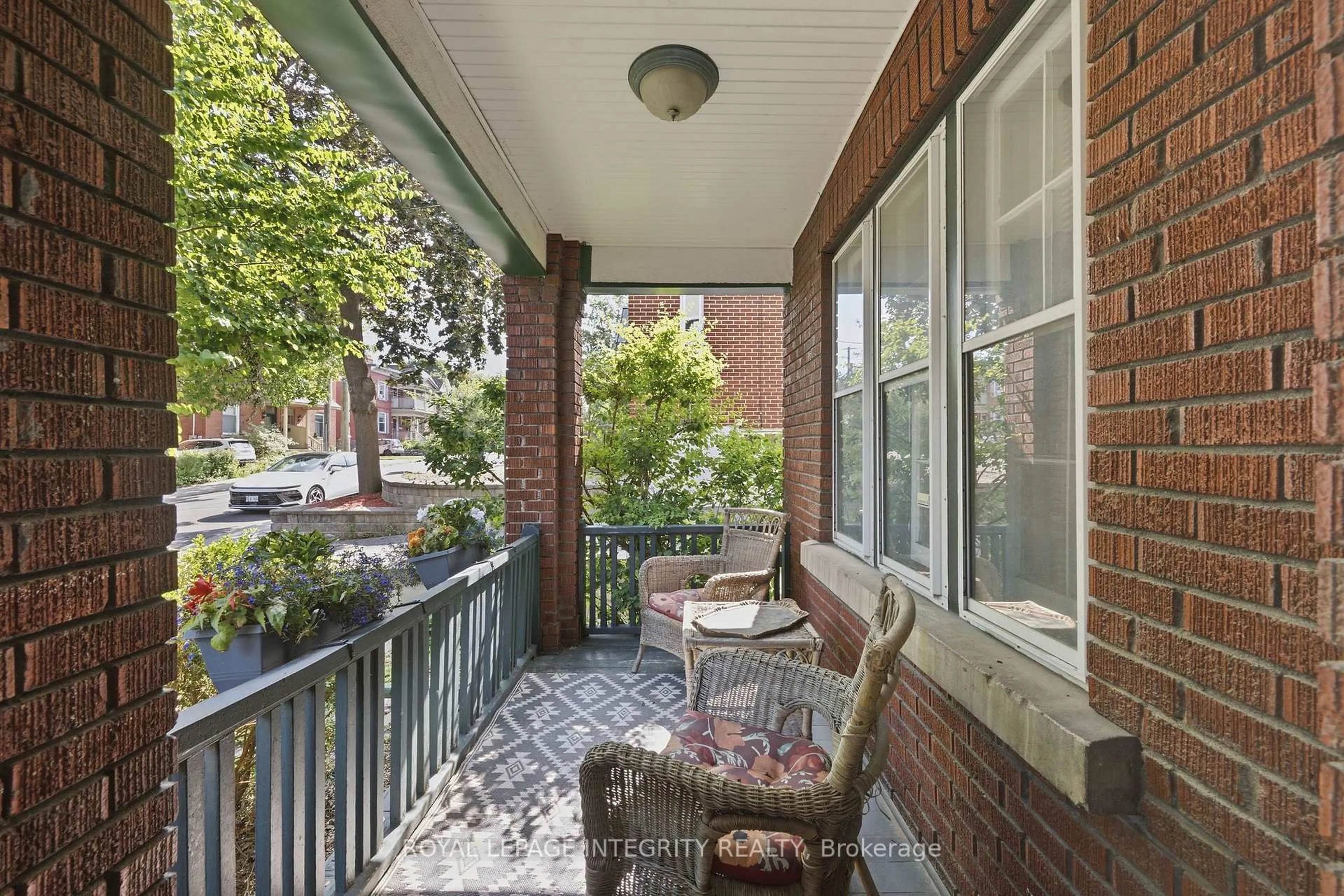Patio, street for 159 Hawthorne Ave, Ottawa Ontario K1S 0B2