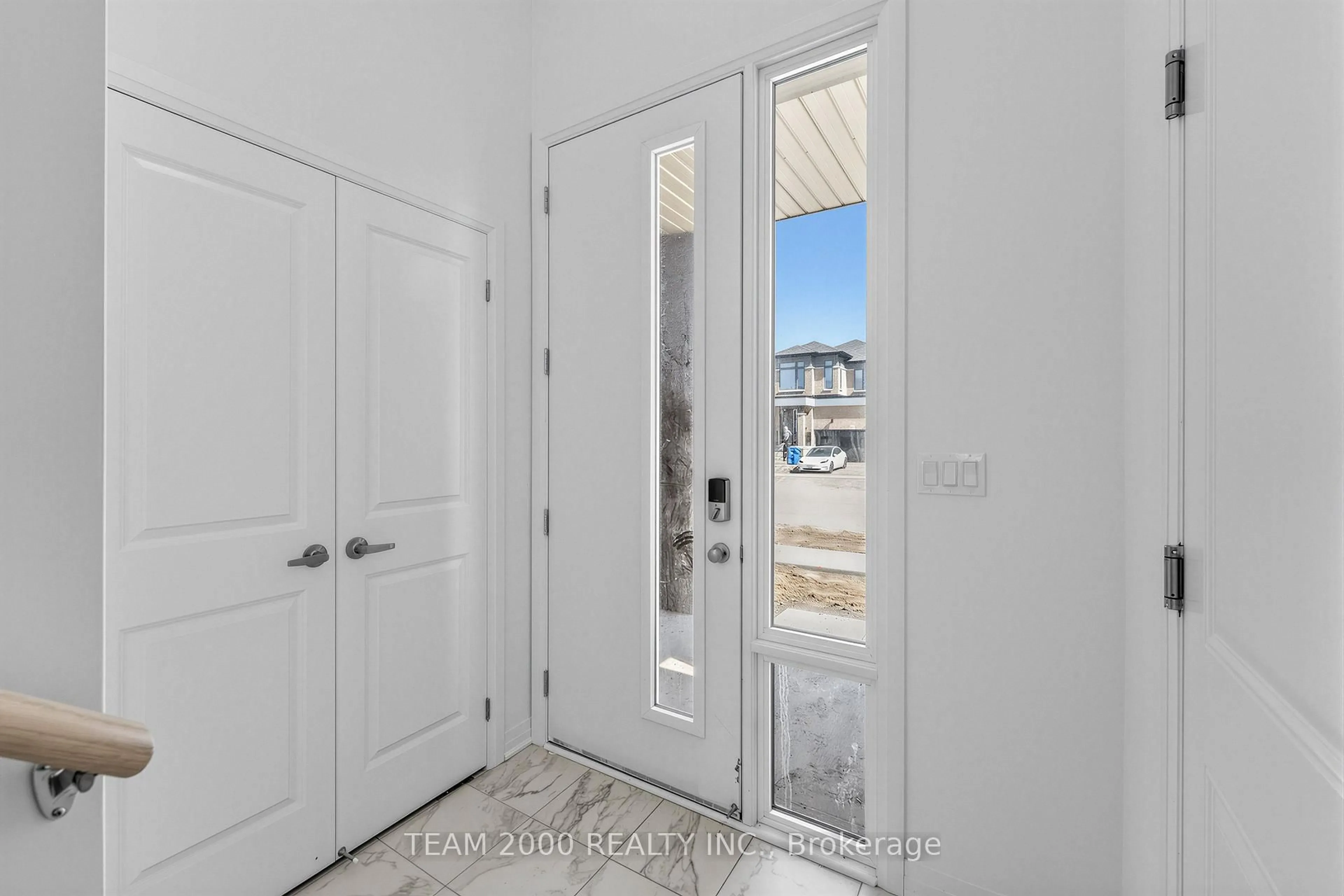 Indoor entryway for 887 Douro St, Stratford Ontario N5A 6W6