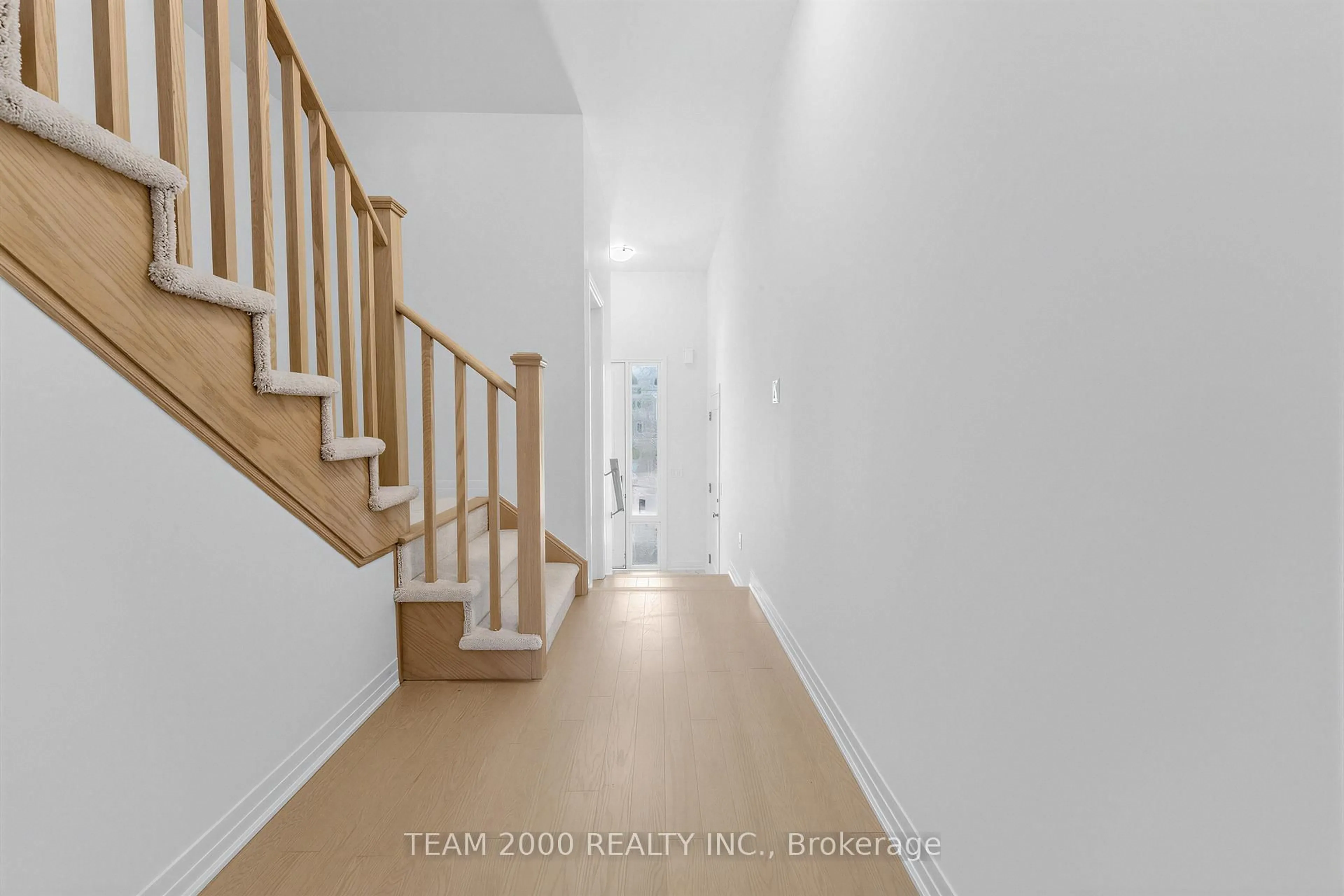 Unknown for 887 Douro St, Stratford Ontario N5A 6W6