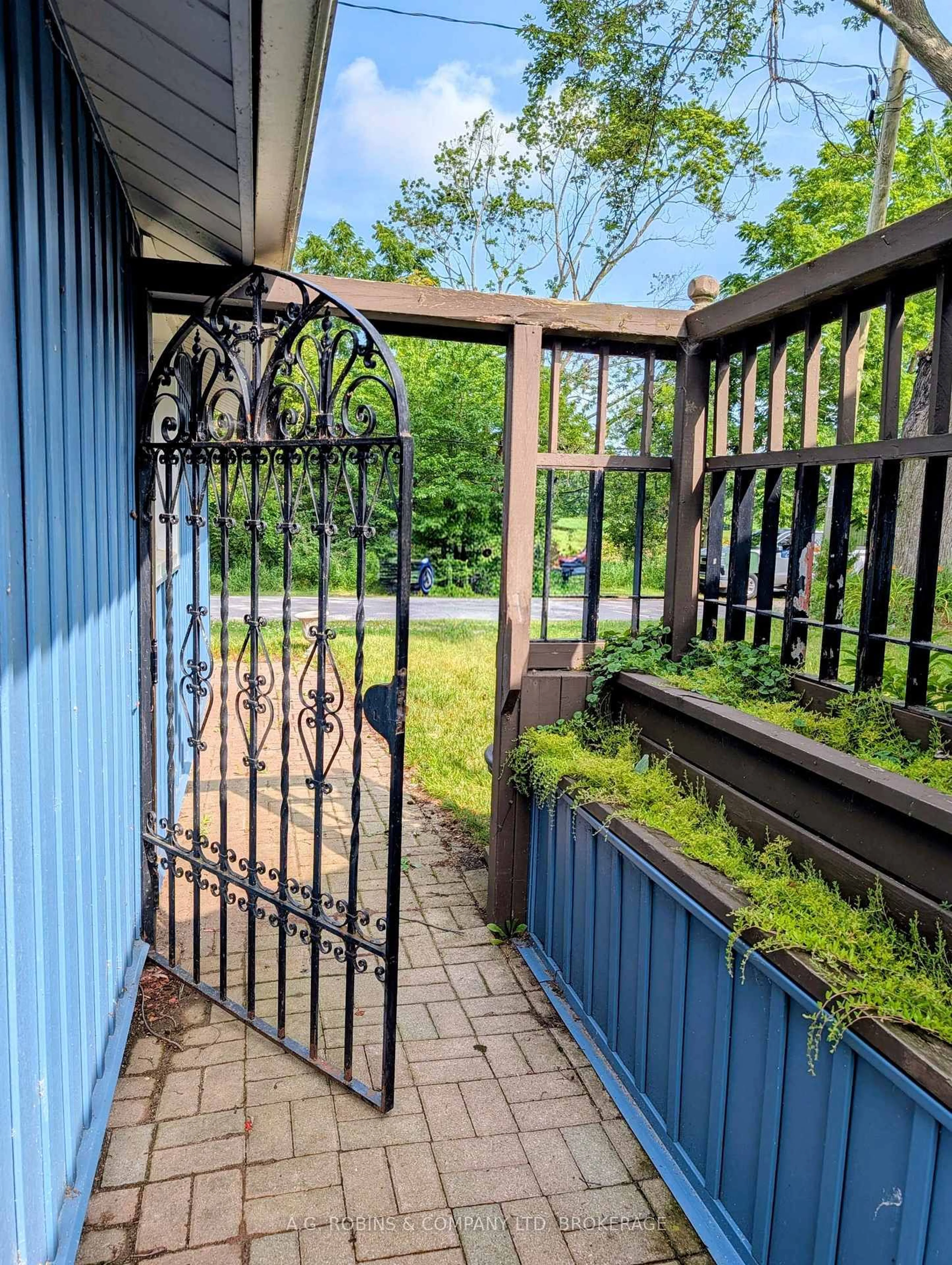 Patio, street for 11251 HARBOURVIEW Rd, Wainfleet Ontario L0S 1V0