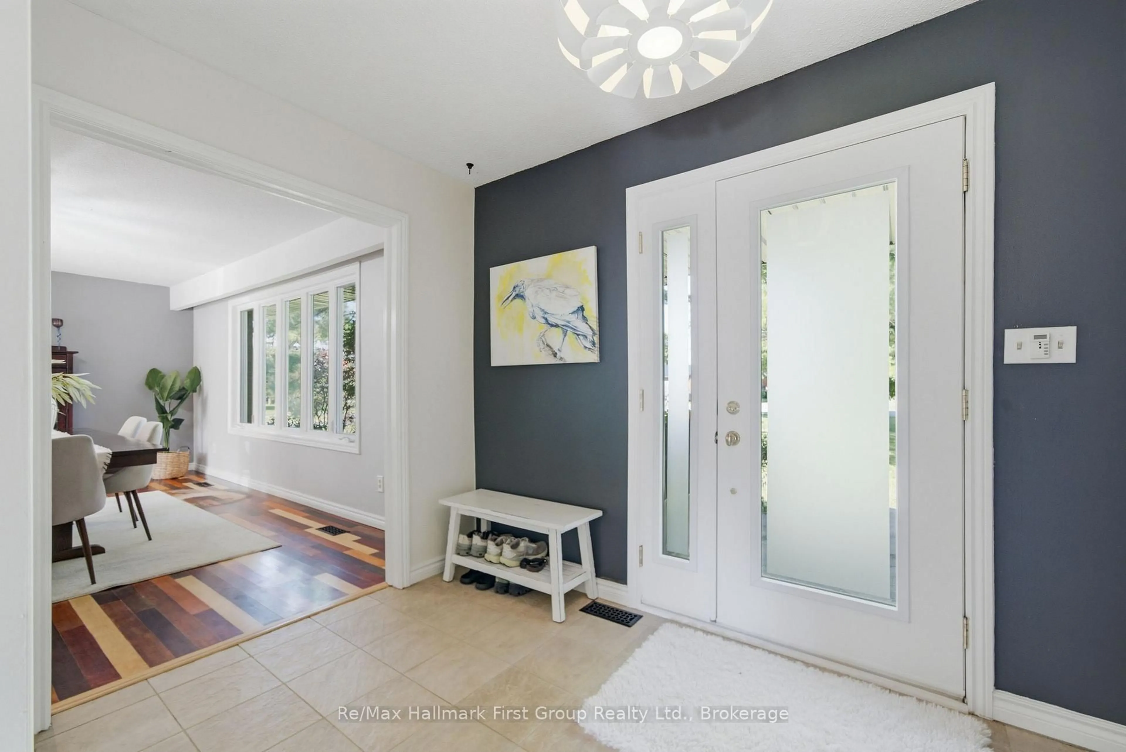Indoor entryway for 2772 Division St, Hamilton Township Ontario K9A 4J7
