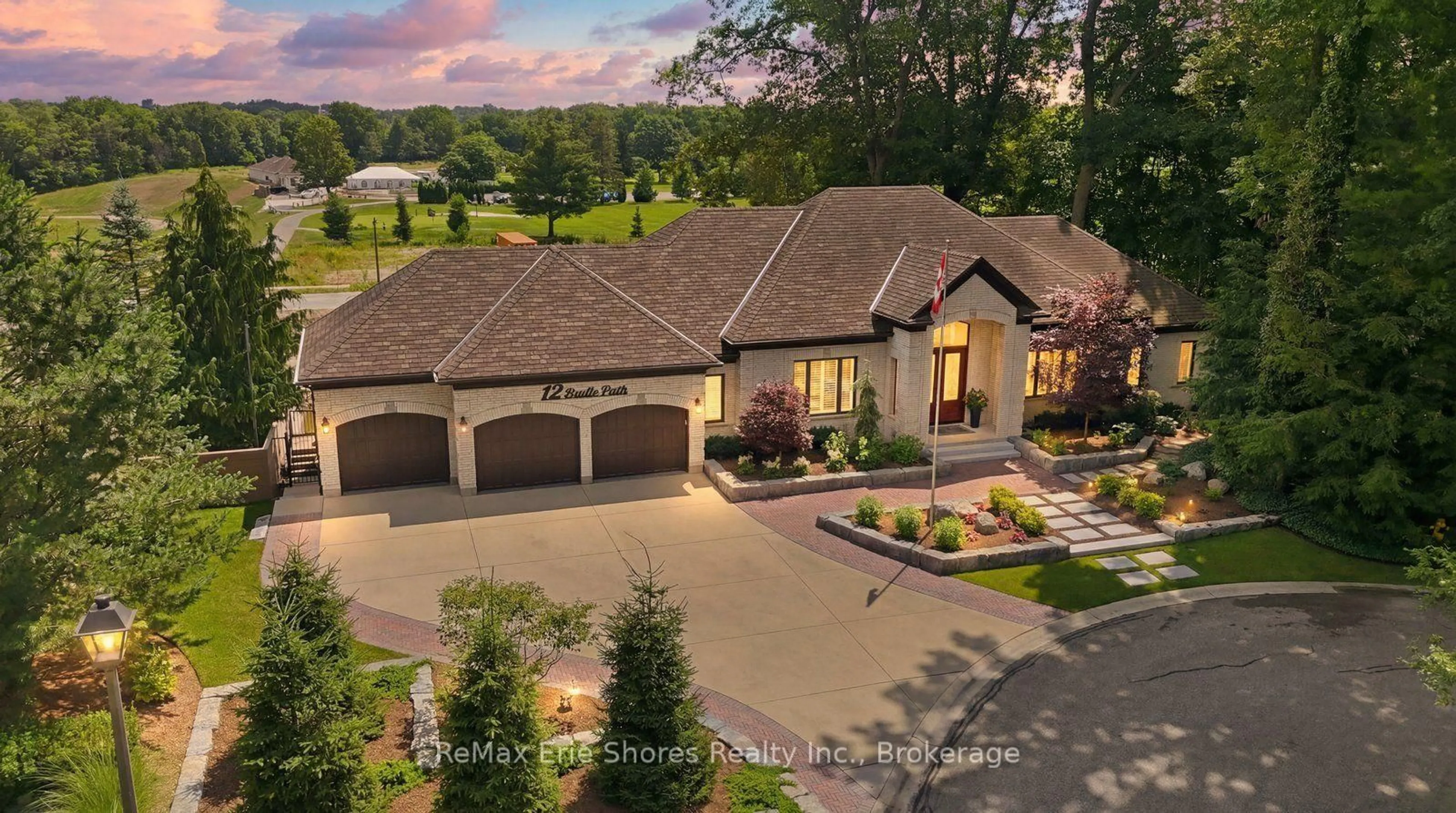 A pic from outside/outdoor area/front of a property/back of a property/a pic from drone, unknown for 12 Bridle Path, Tillsonburg Ontario N4G 5L9