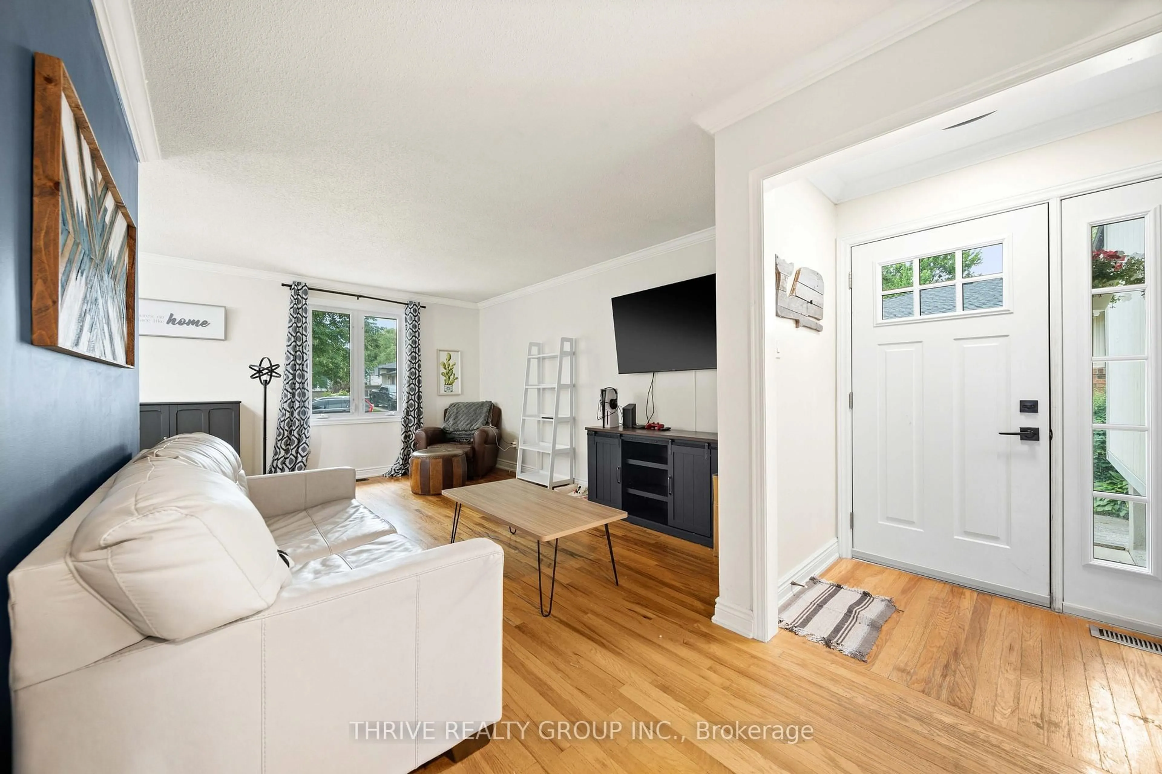Living room with furniture, unknown for 58 HARCROFT Cres, London South Ontario N6C 3A1