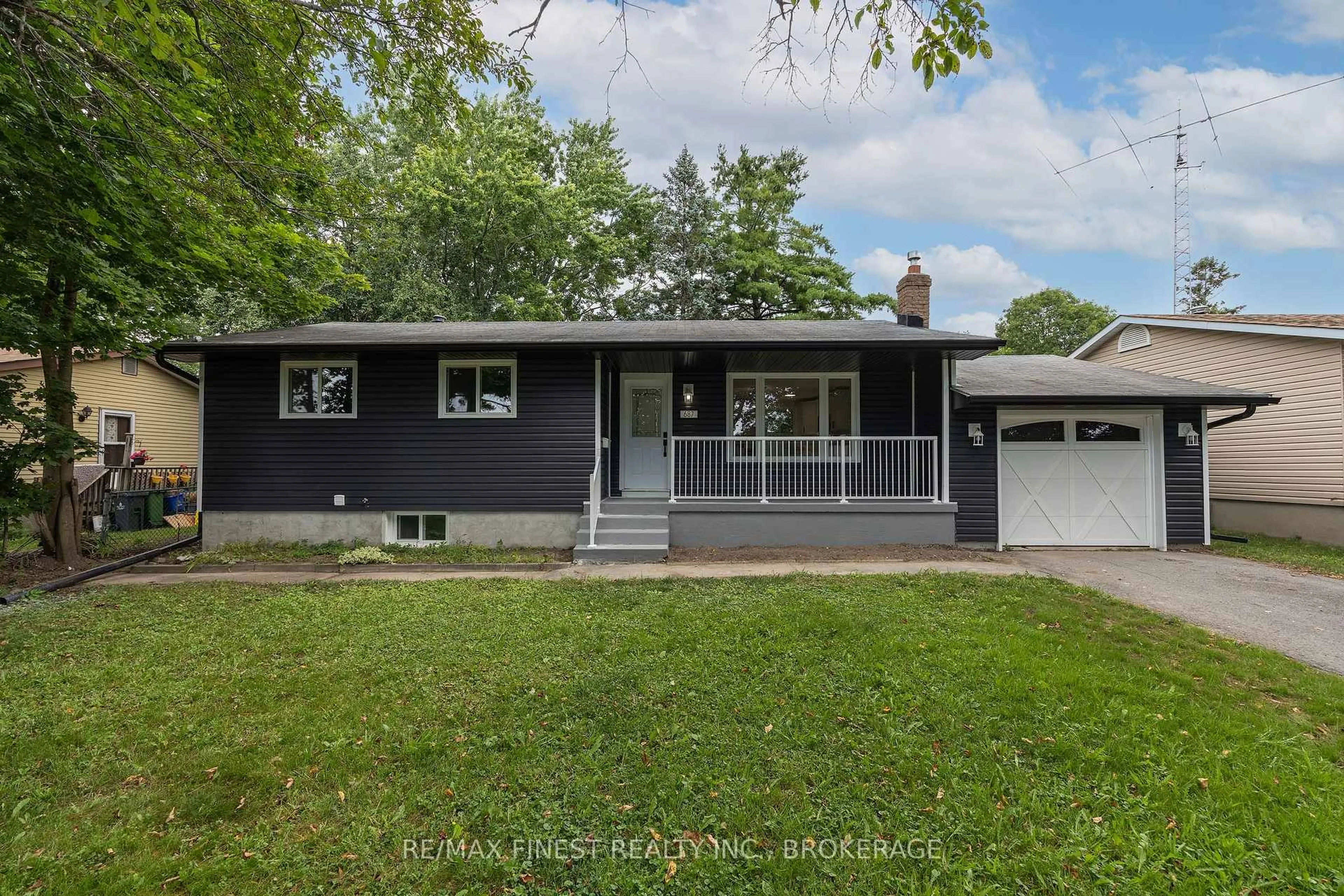 Home with vinyl exterior material, street for 687 Willis St, Kingston Ontario K7M 6J5