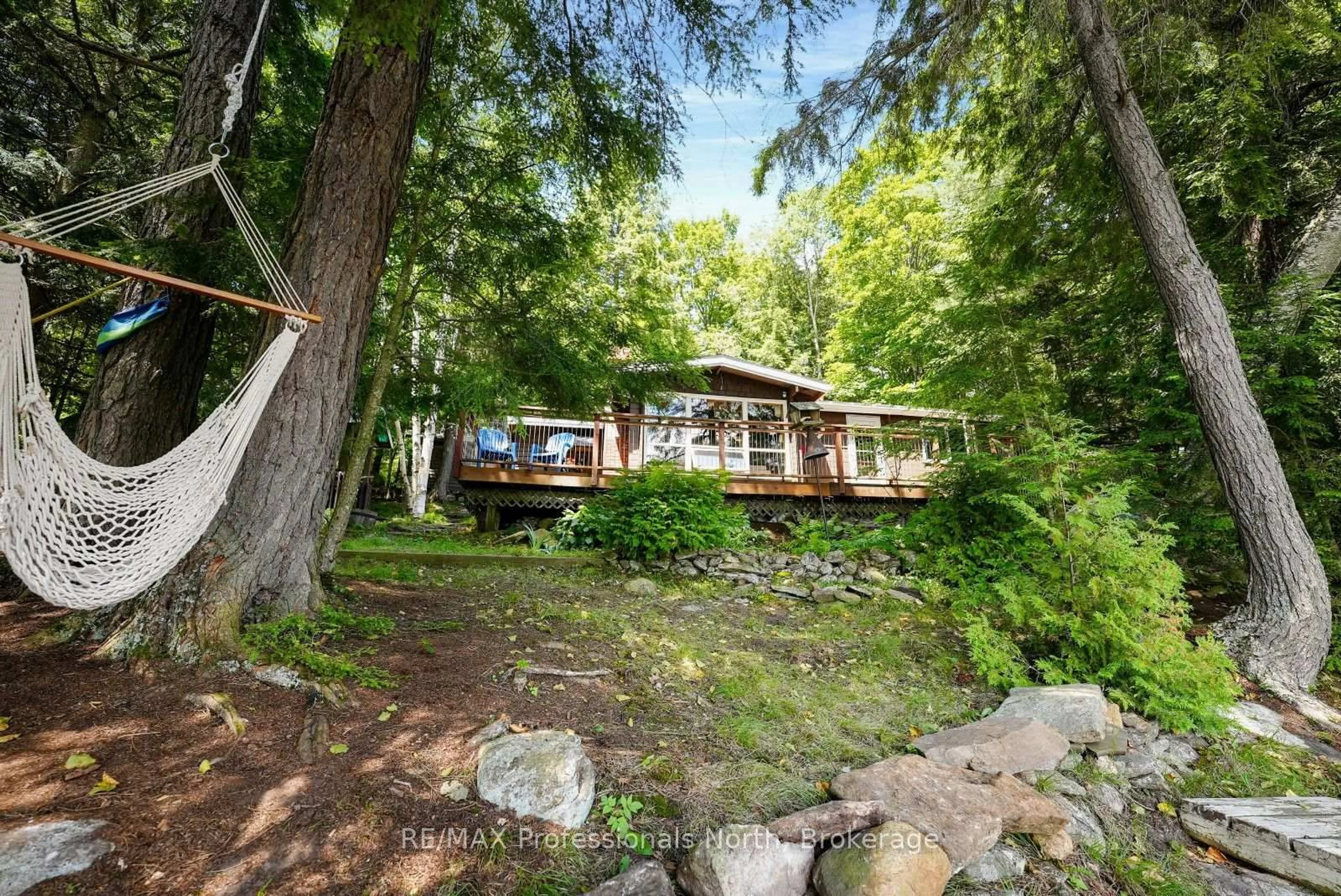 Patio, water/lake/river/ocean view for 1042 Platinum Bay Rd, Dysart et al Ontario K0M 1S0
