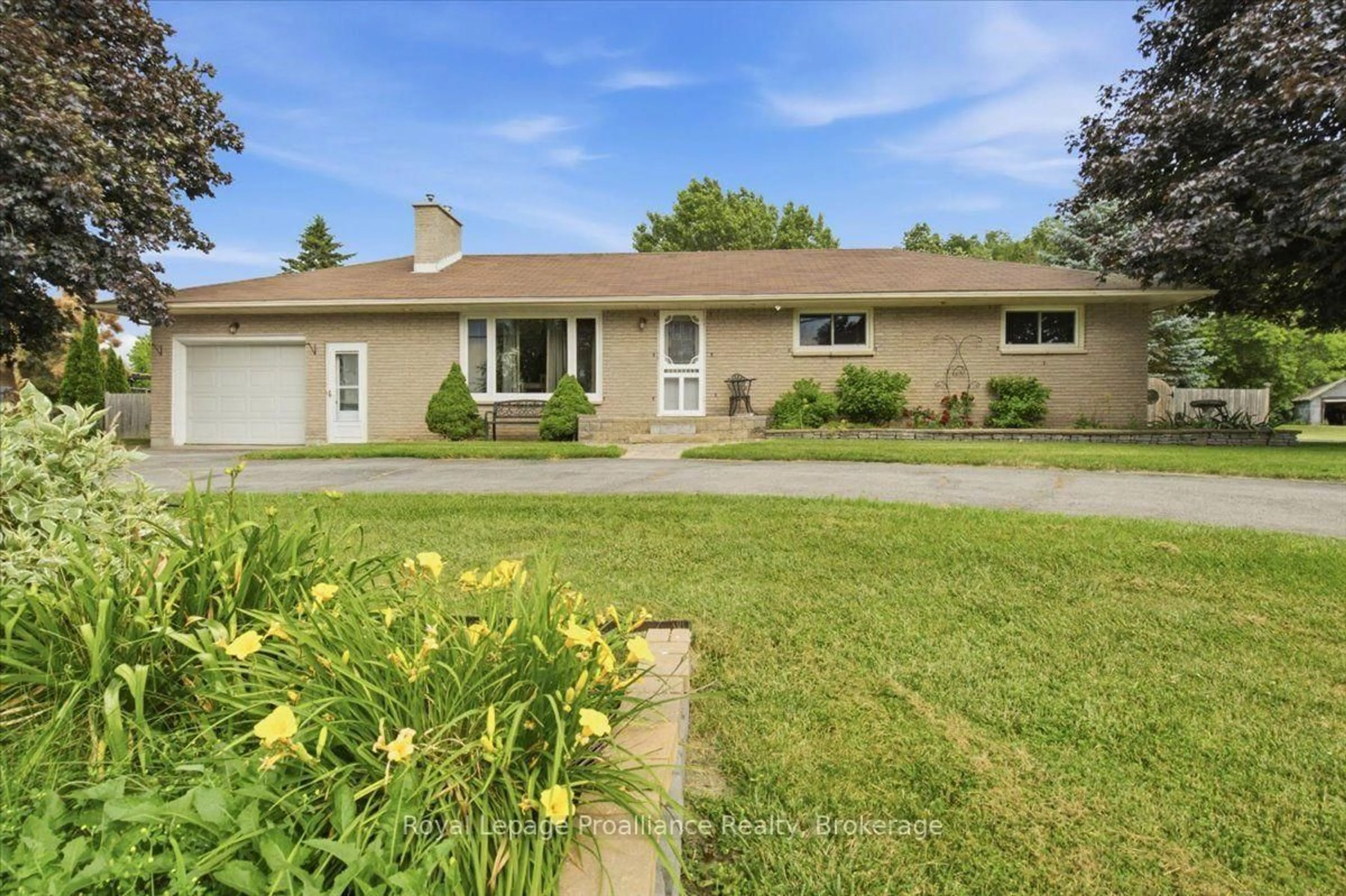 Home with vinyl exterior material, street for 178 Riverside Pkwy, Hastings Ontario K0K 2C0