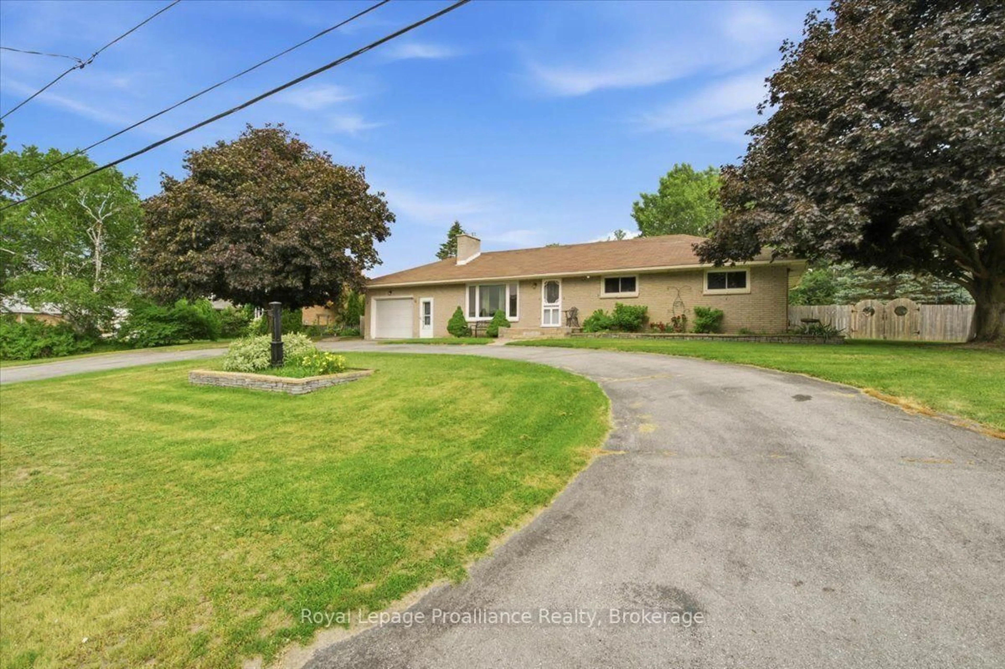 A pic from outside/outdoor area/front of a property/back of a property/a pic from drone, street for 178 Riverside Pkwy, Hastings Ontario K0K 2C0