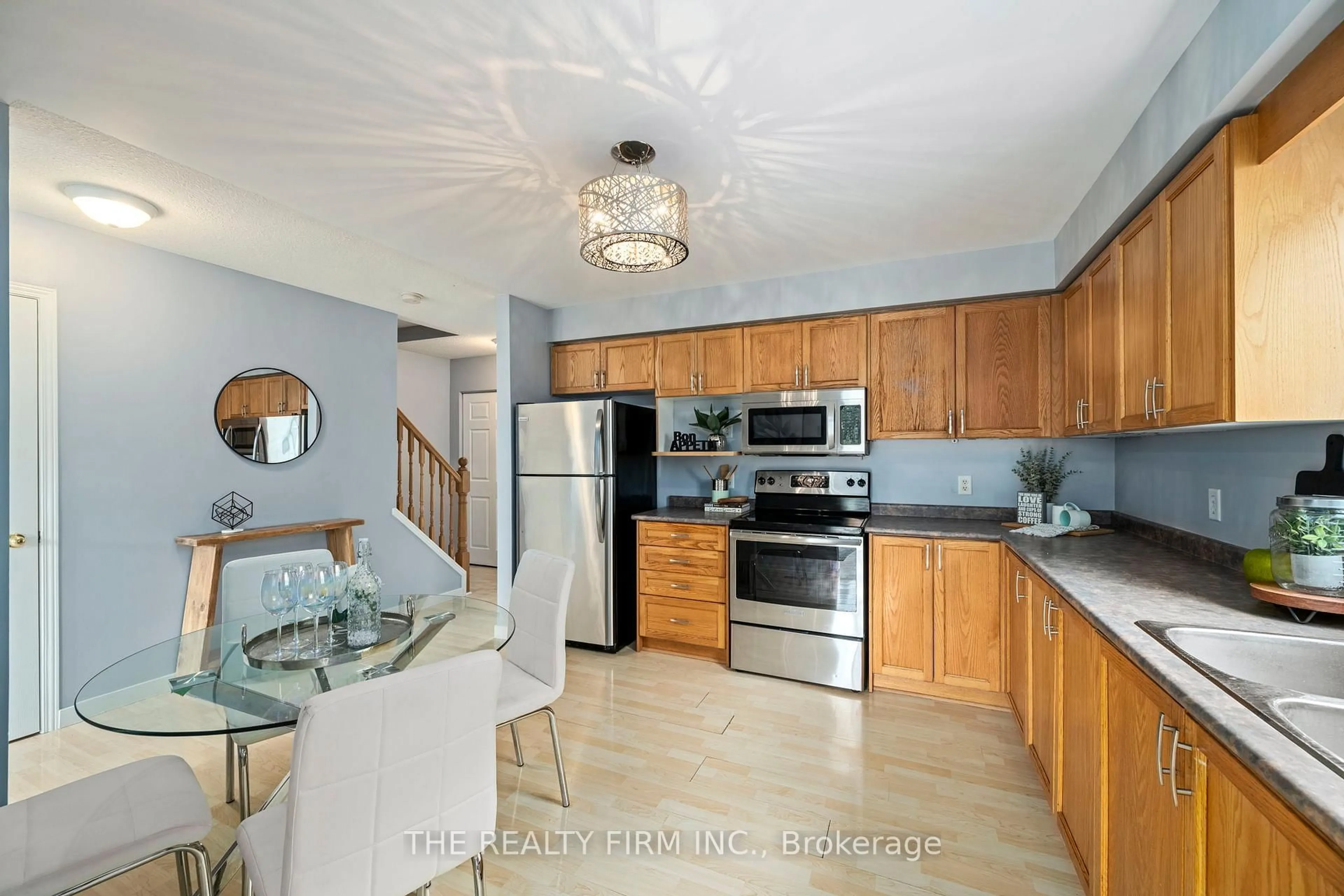 Open concept kitchen, ceramic/tile floor for 567 Fieldgate Circ, London East Ontario N5V 5G1