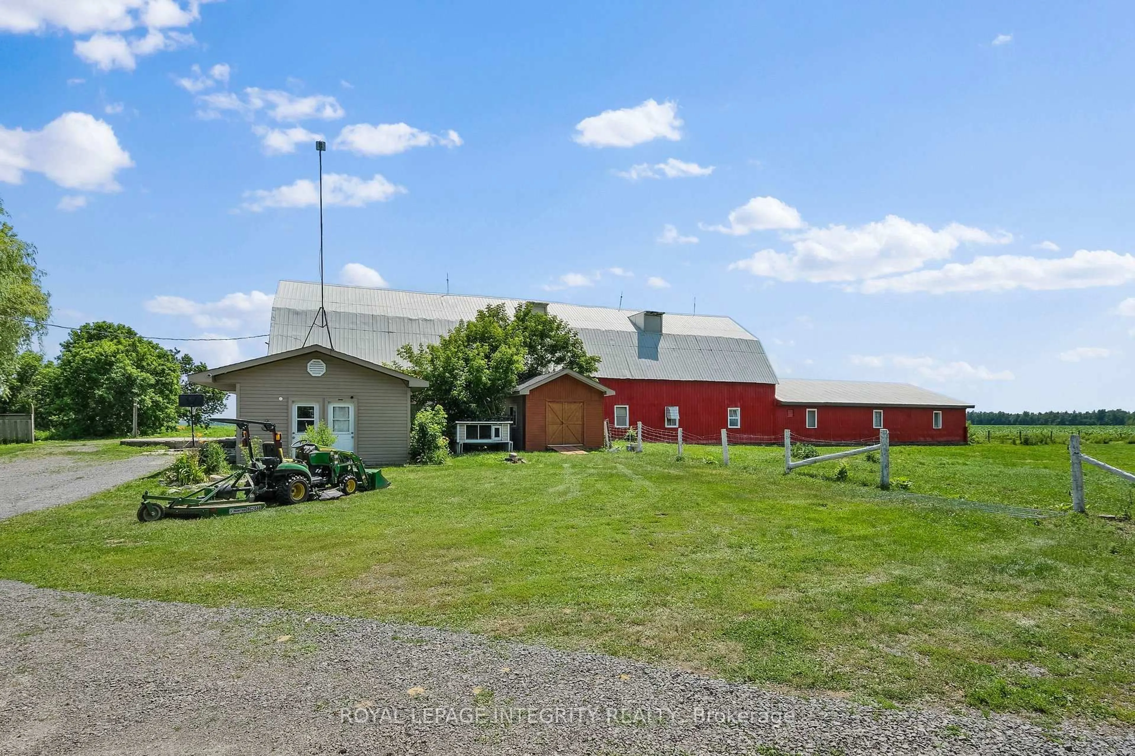 A pic from outside/outdoor area/front of a property/back of a property/a pic from drone, building for 1550 County Rd 2 Rd, Alfred and Plantagenet Ontario K0B 1C0