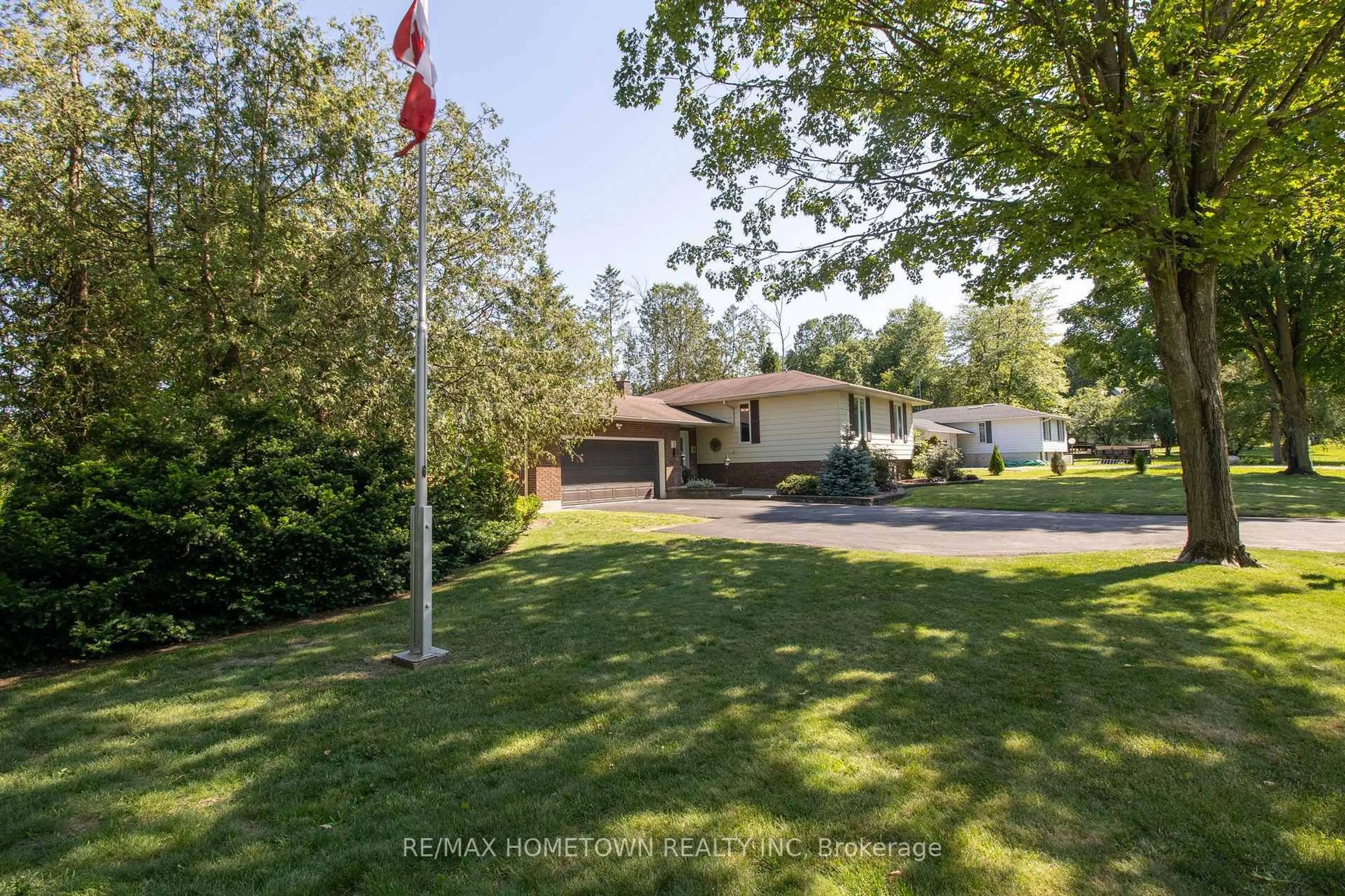 A pic from outside/outdoor area/front of a property/back of a property/a pic from drone, unknown for 1 Meikle Dr, Augusta Ontario K0E 1P0
