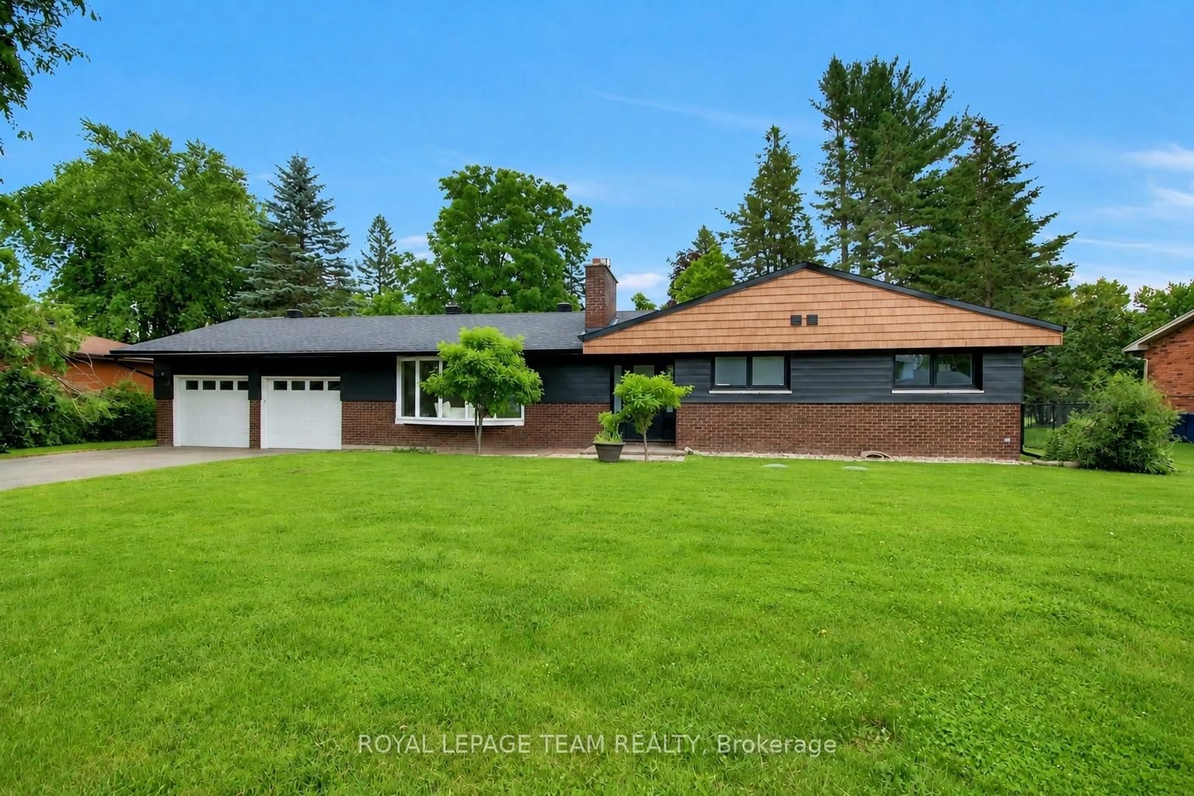 A pic from outside/outdoor area/front of a property/back of a property/a pic from drone, unknown for 6499 Bunker Rd, Manotick Ontario K4M 1B3