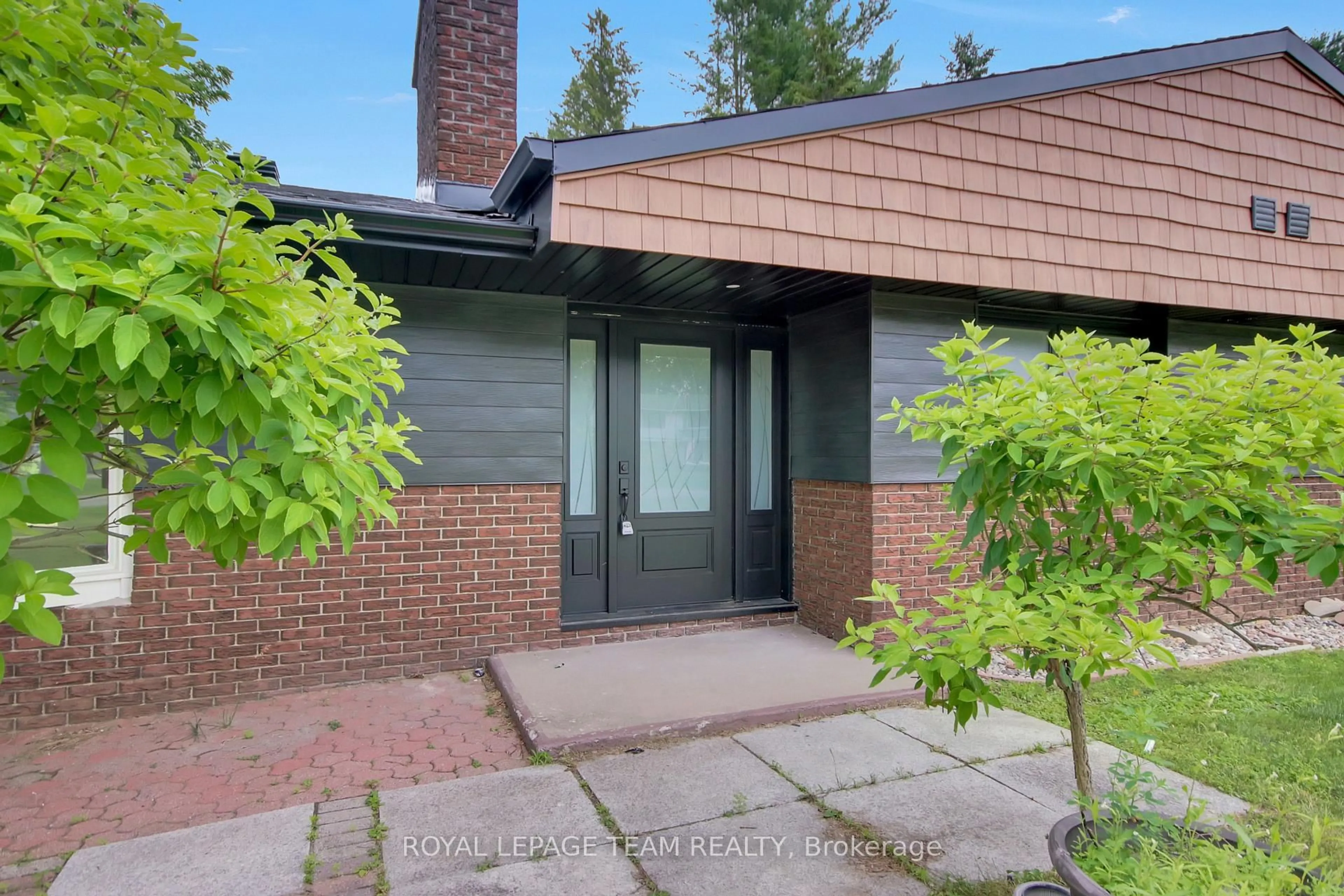 Home with brick exterior material, street for 6499 Bunker Rd, Manotick Ontario K4M 1B3