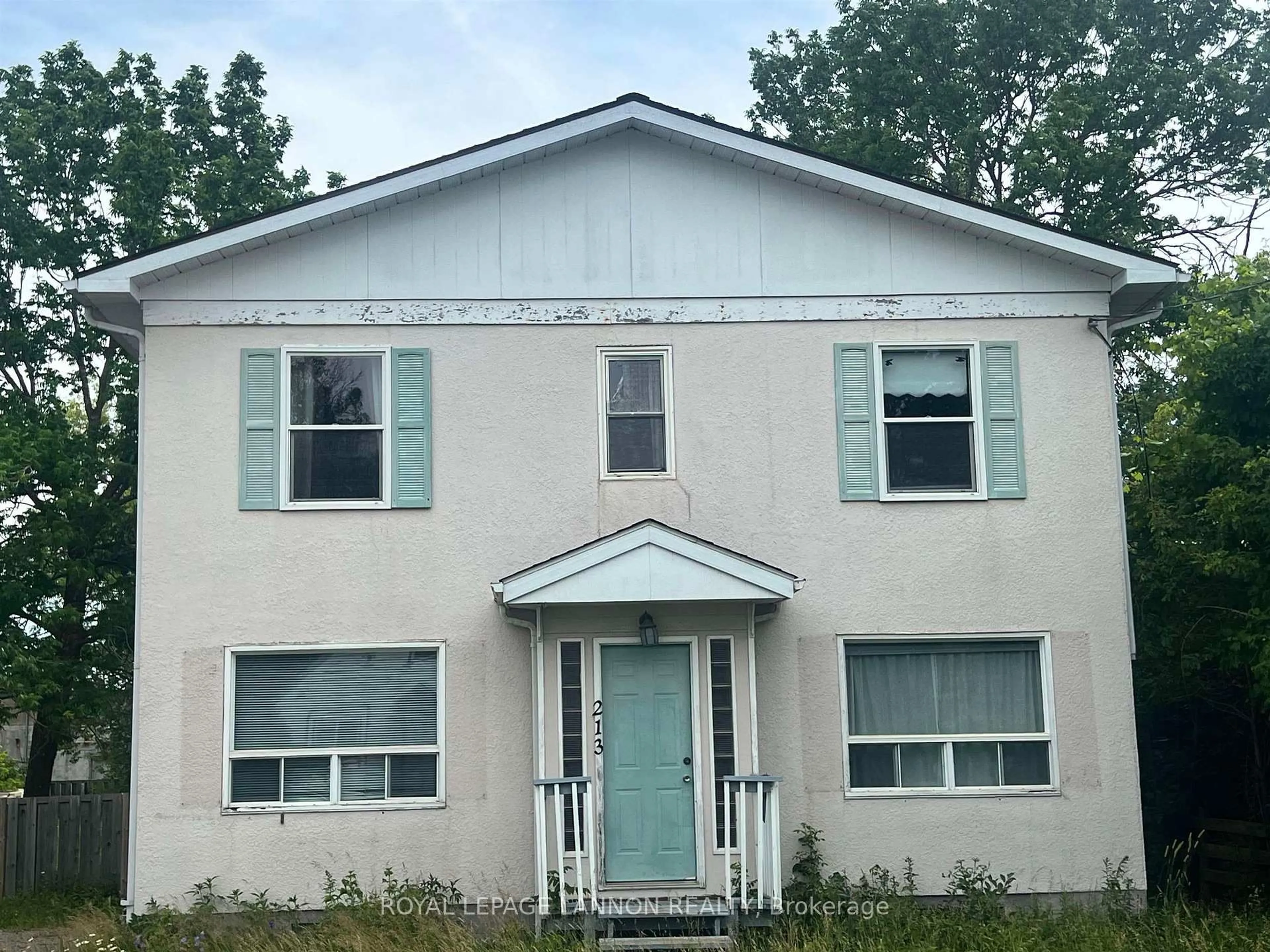 Home with vinyl exterior material, building for 213-215 Gorrie St, Atikokan Ontario P0T 1C0