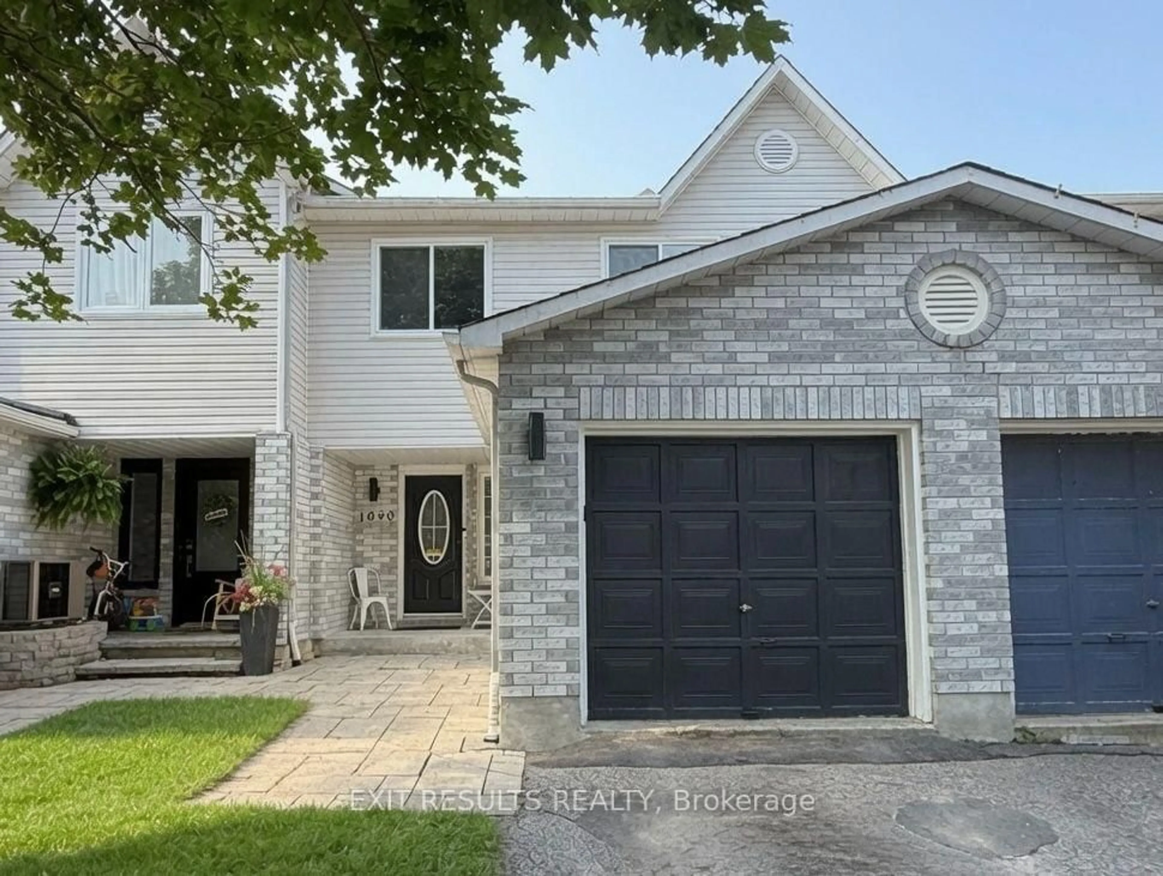 Home with brick exterior material, street for 1090 DIANNE Ave, Clarence-Rockland Ontario K4K 1G7