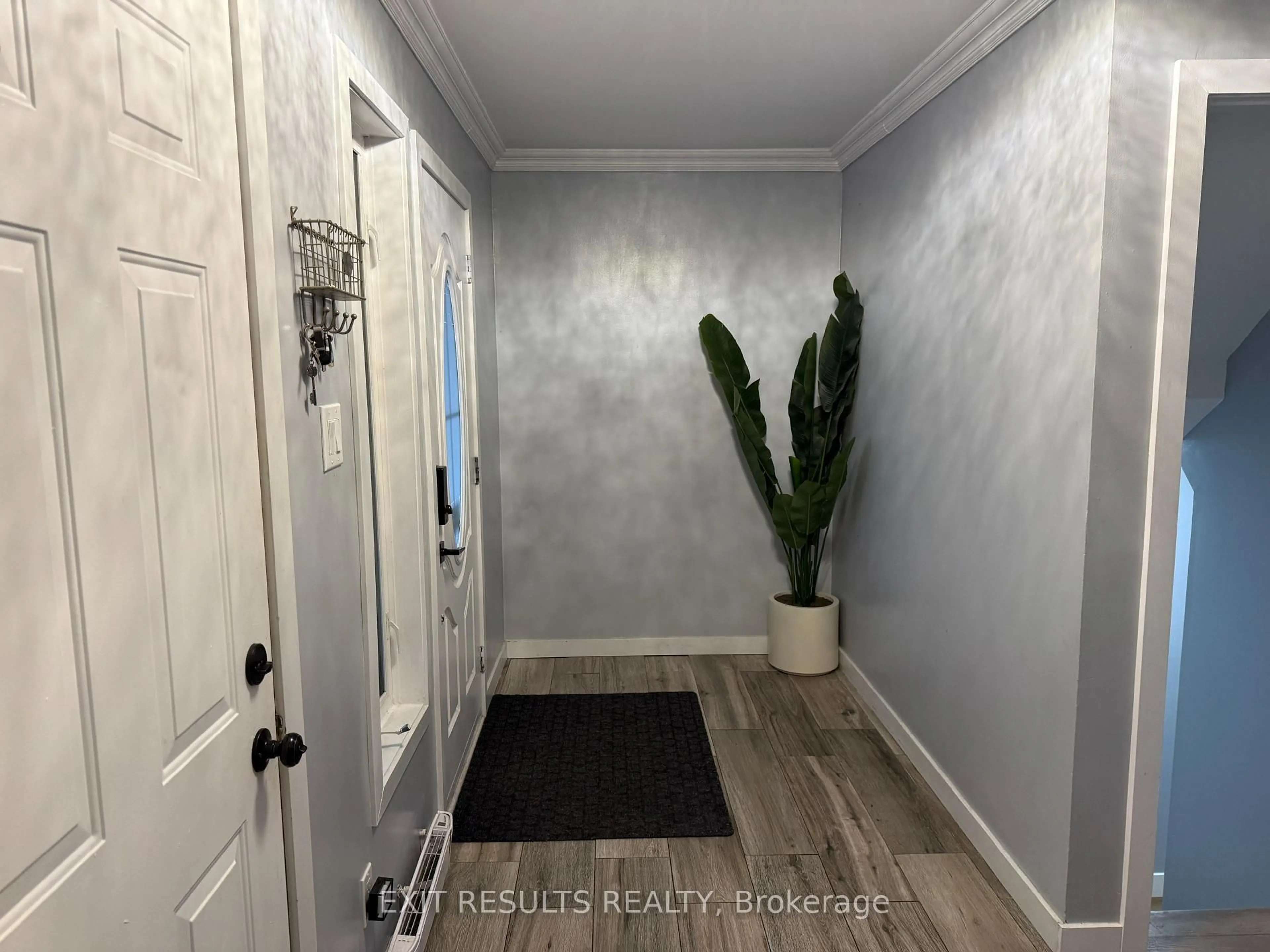 Indoor entryway for 1090 DIANNE Ave, Clarence-Rockland Ontario K4K 1G7