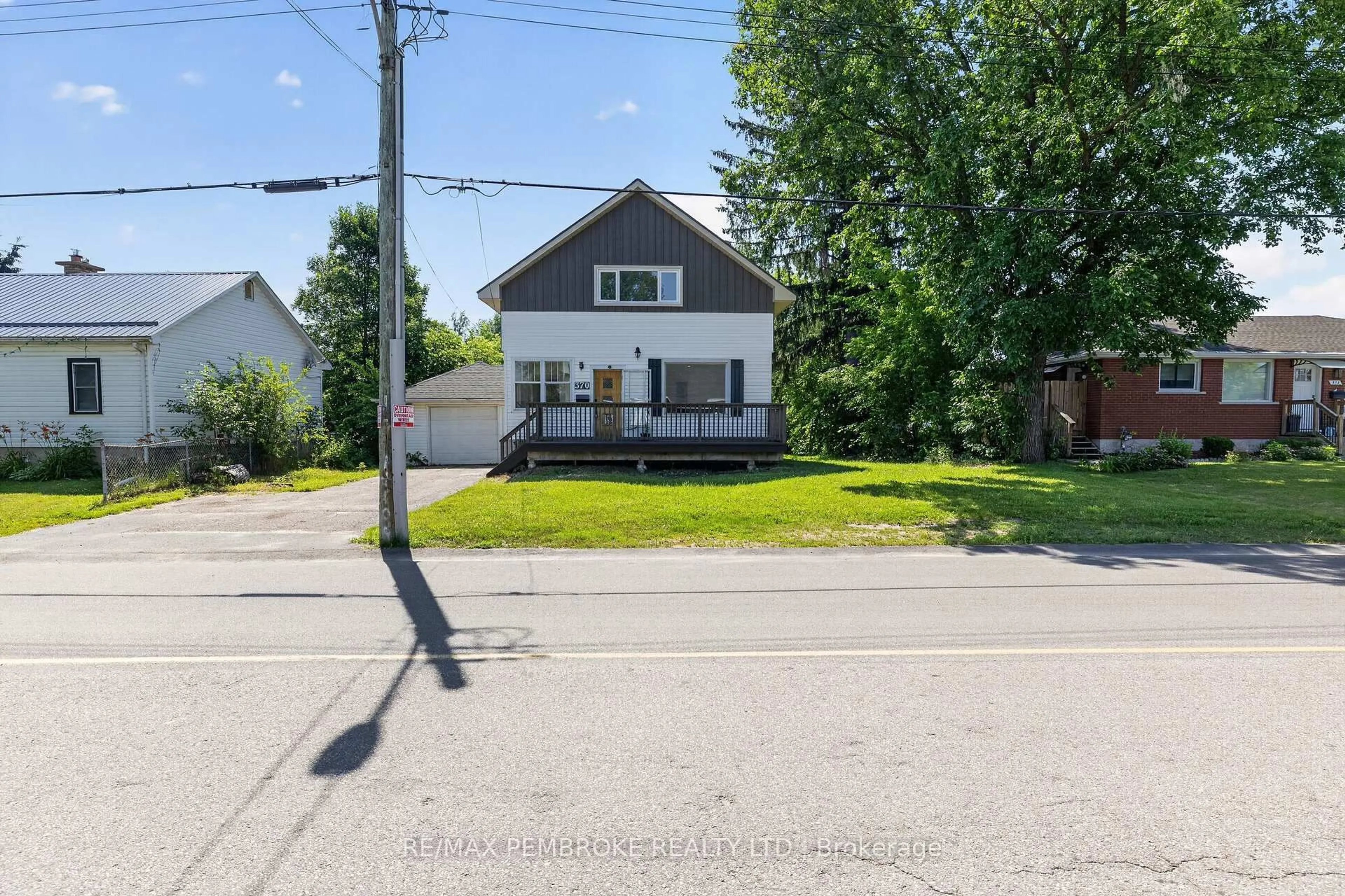 A pic from outside/outdoor area/front of a property/back of a property/a pic from drone, street for 370 Carmody St, Pembroke Ontario K8A 4G2