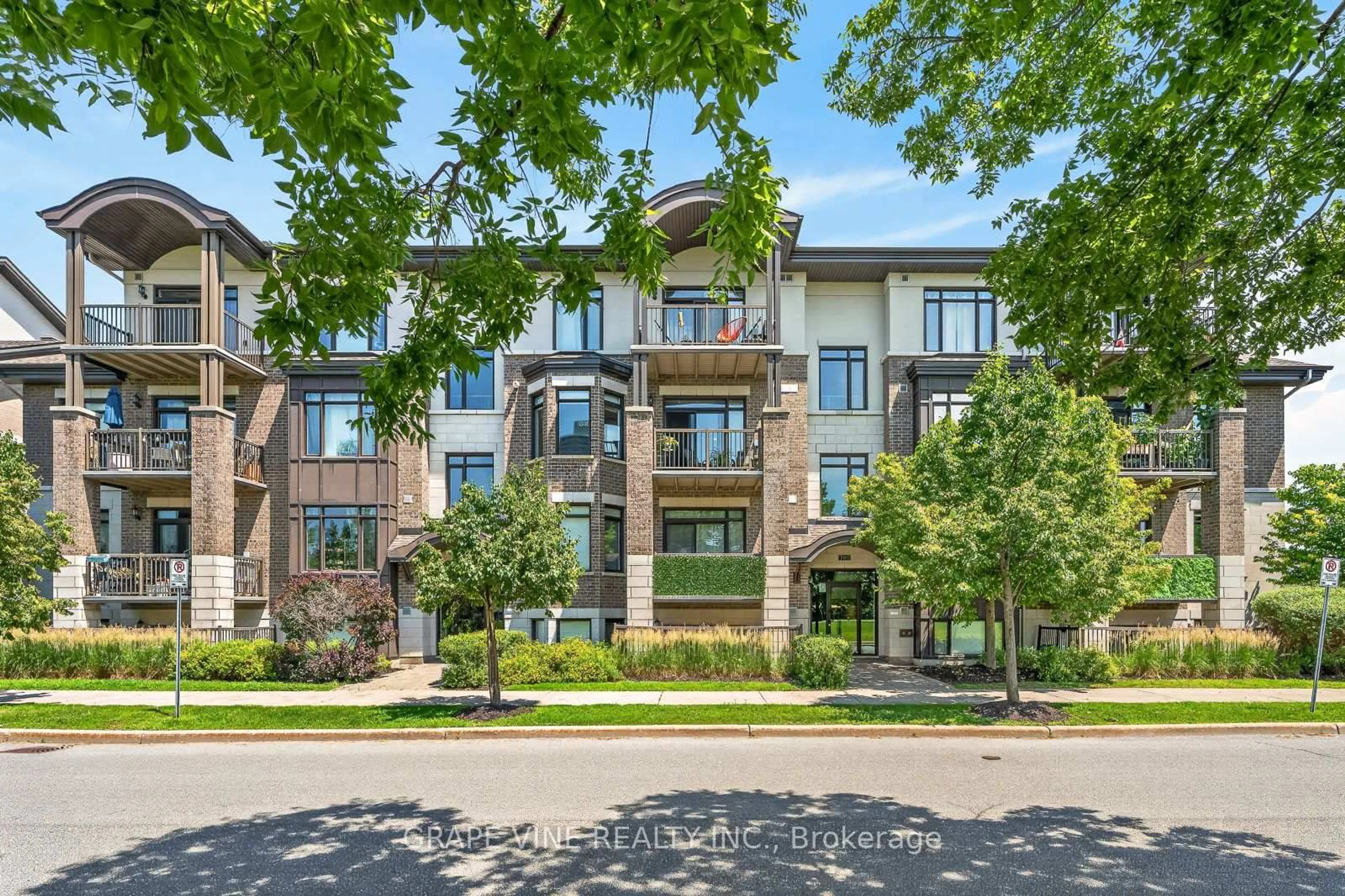 Unknown for 705 Beauparc Private #306, Ottawa Ontario K1J 0B6