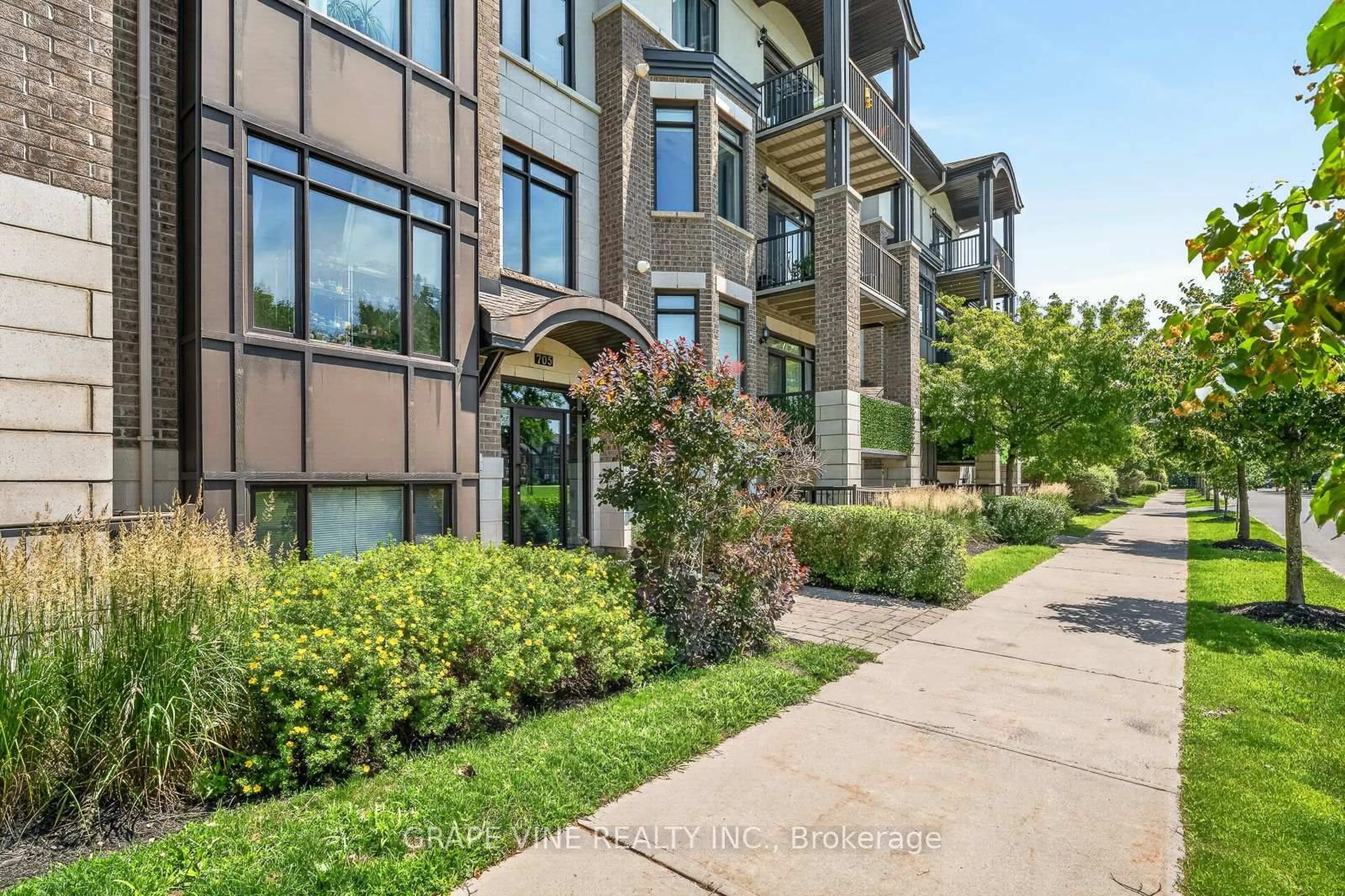 Unknown for 705 Beauparc Private #306, Ottawa Ontario K1J 0B6