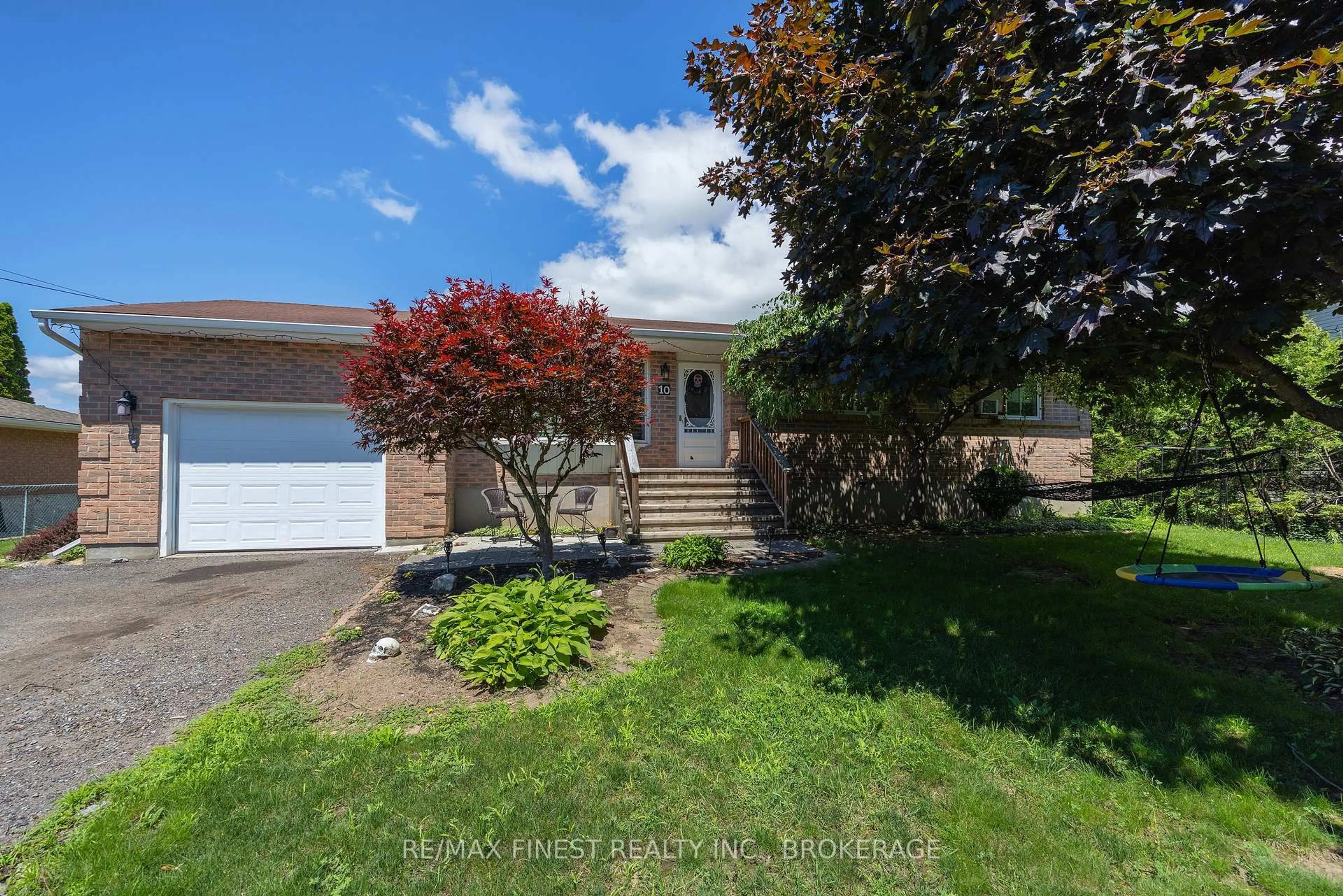 A pic from outside/outdoor area/front of a property/back of a property/a pic from drone, street for 10 SHANE St, Bissett Creek Ontario K0H 2H0