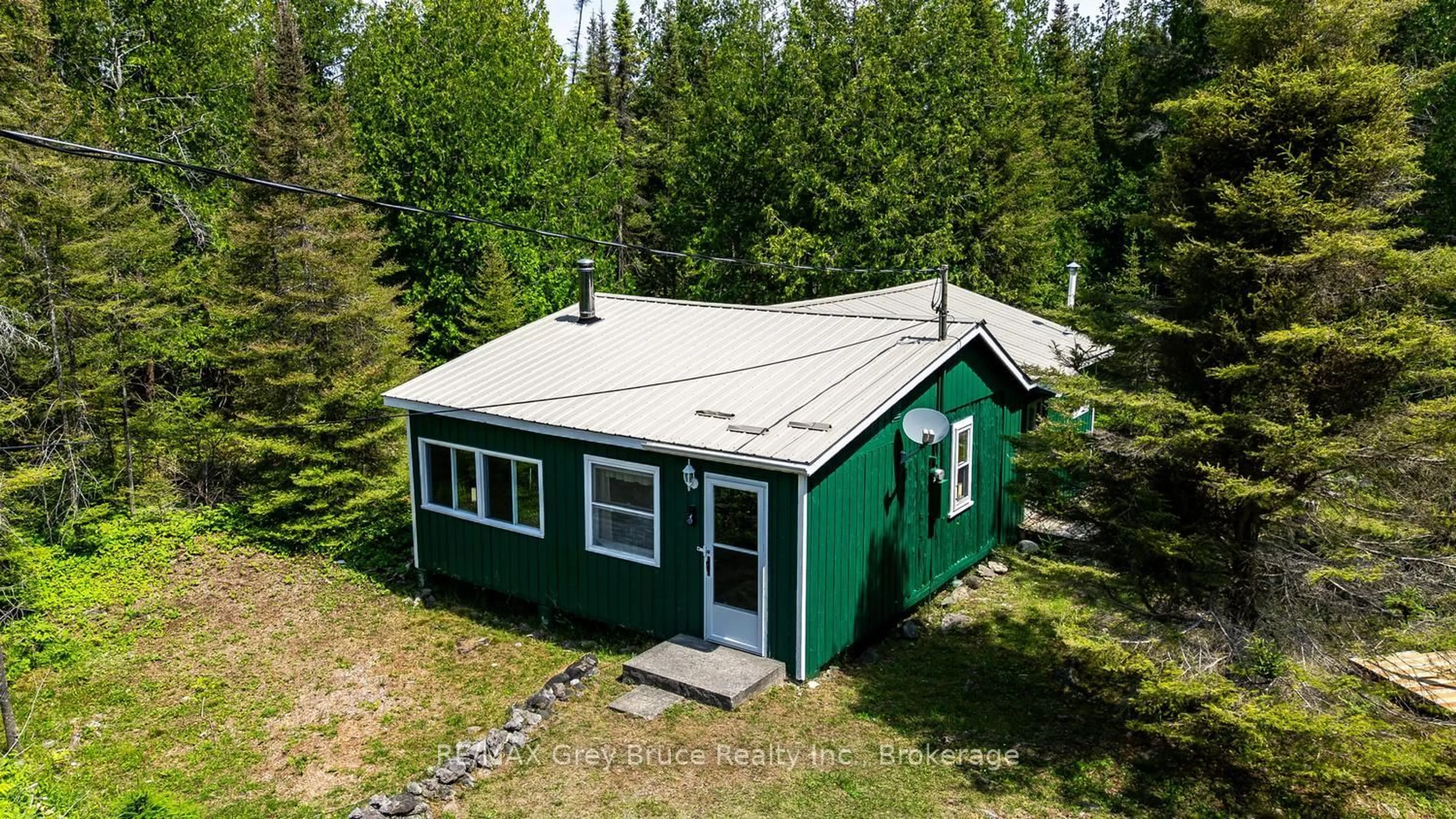 A pic from outside/outdoor area/front of a property/back of a property/a pic from drone, building for 949 Dorcas Bay Rd, Northern Bruce Peninsula Ontario N0H 2R0