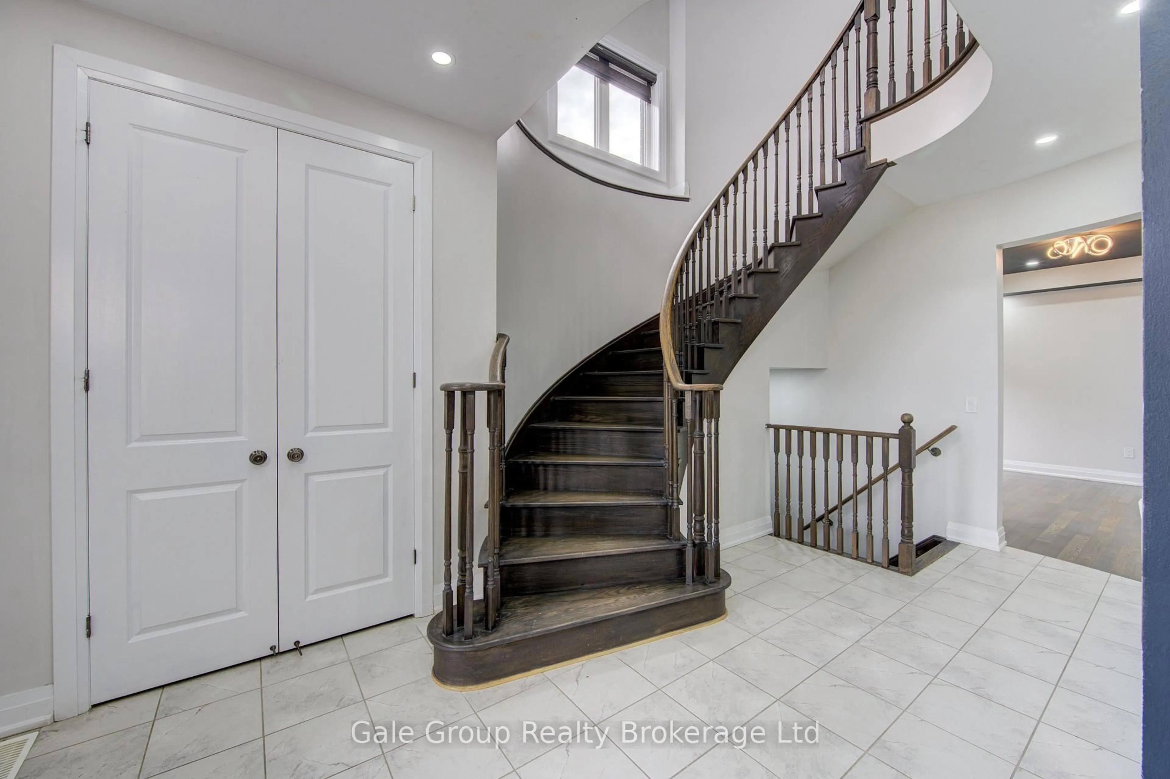 Stairs for 125 Prince Charles Cres, Woodstock Ontario N4T 0N1