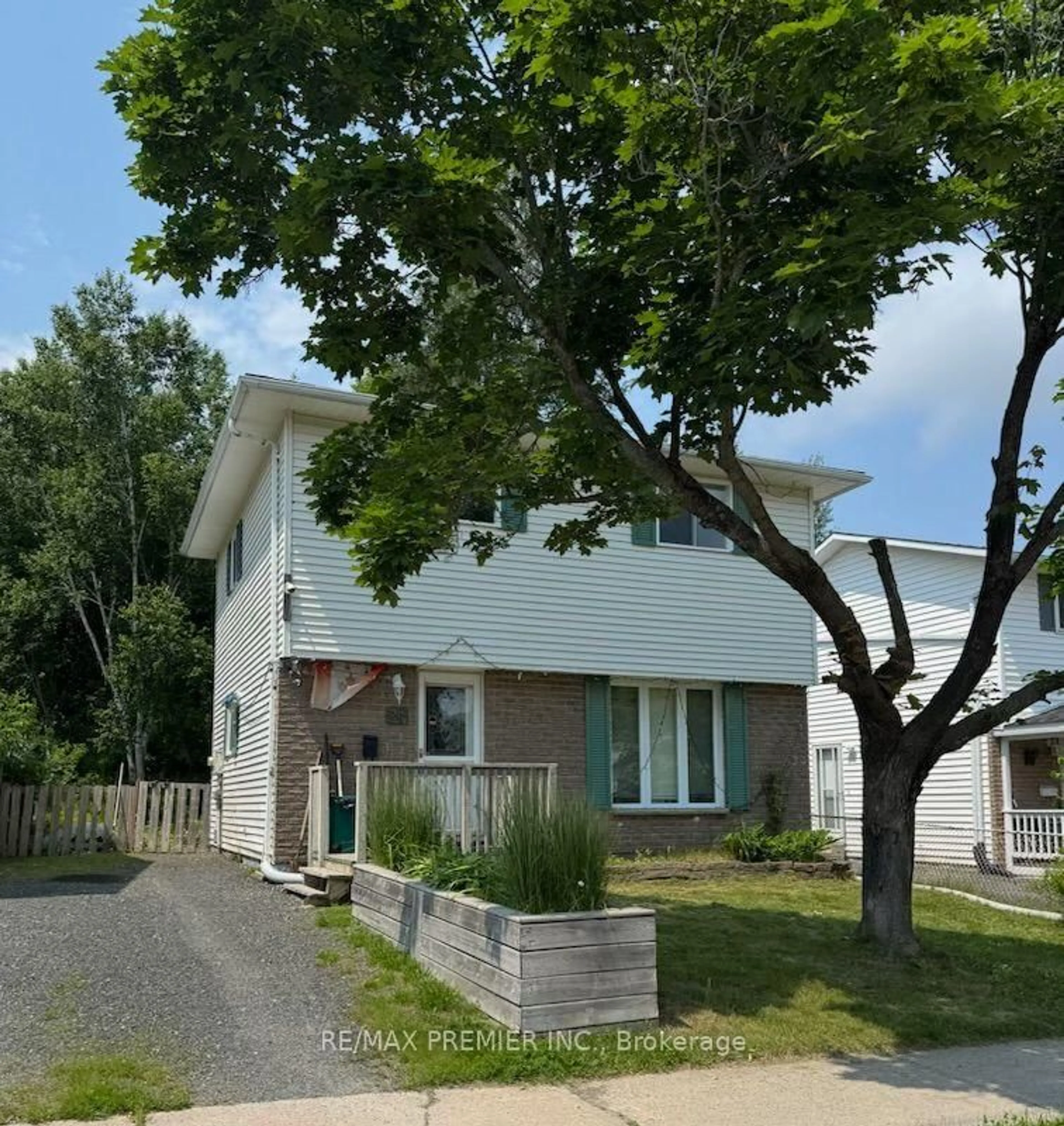Unknown for 26 Hergott Ave, Elliot Lake Ontario P5A 3A8