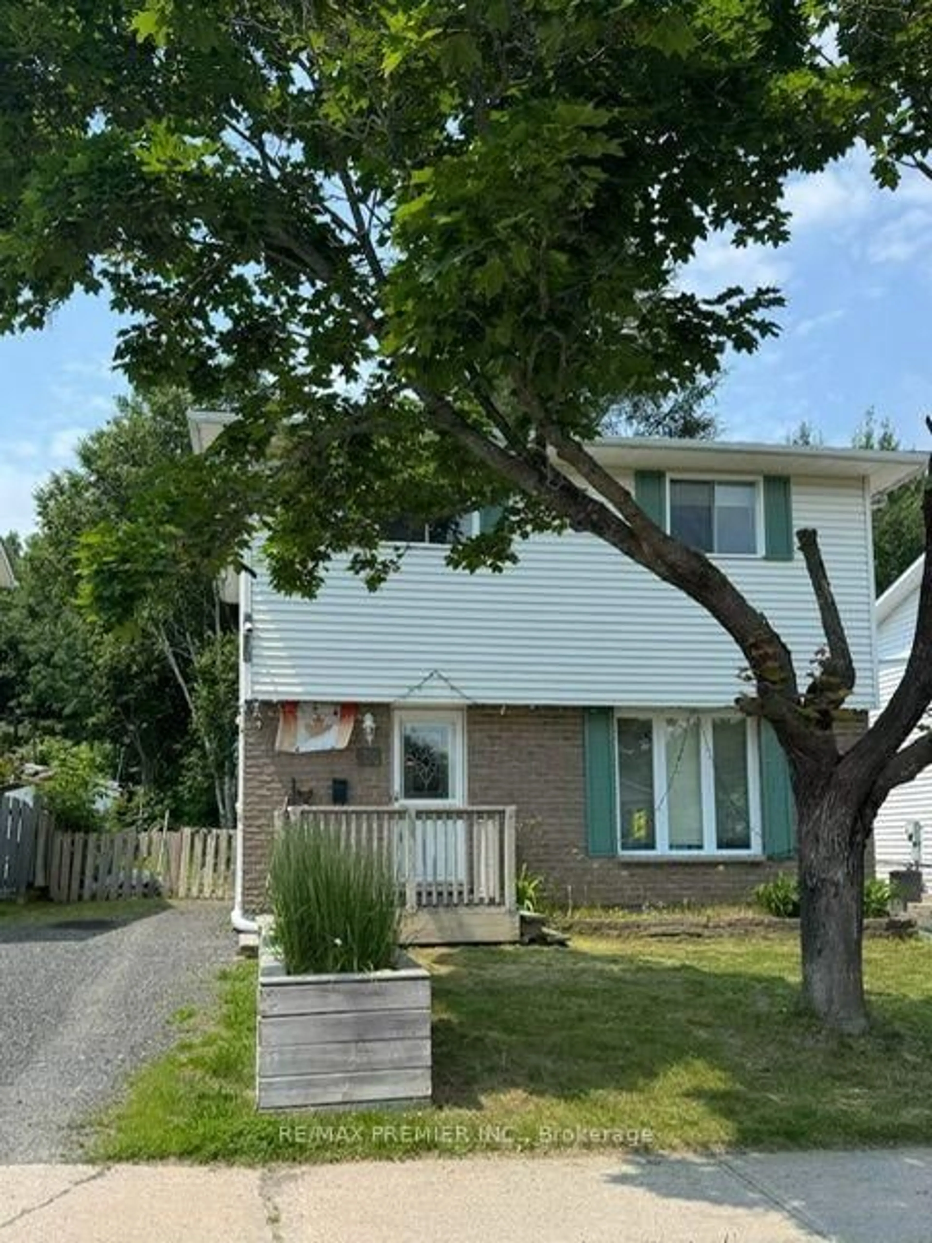 Home with vinyl exterior material, street for 26 Hergott Ave, Elliot Lake Ontario P5A 3A8