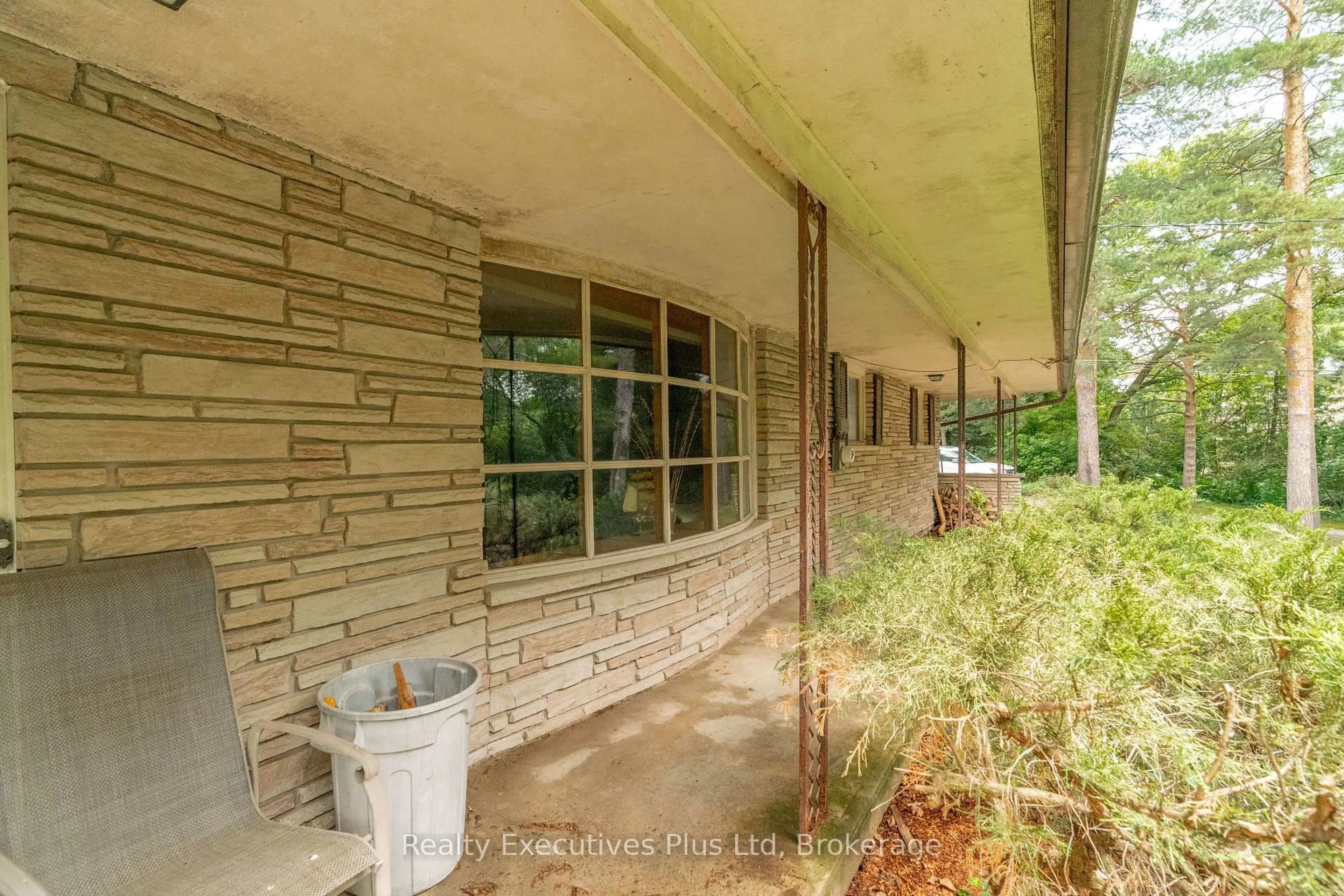 Patio, building for 7850 Highway 7 Highway, Guelph/Eramosa Ontario N1H 6H8