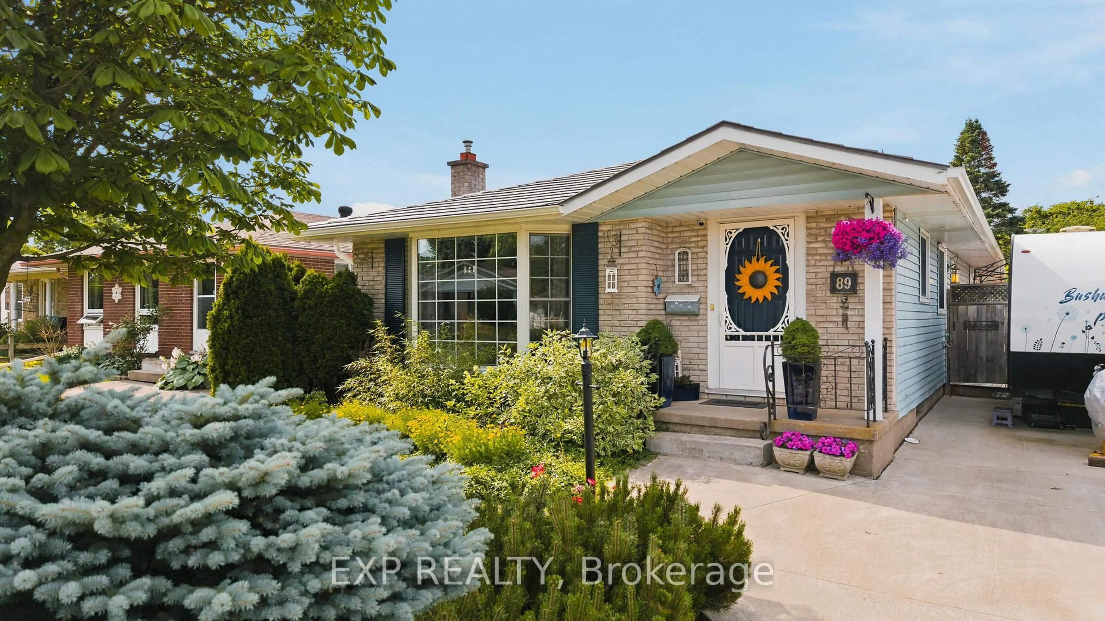 Home with brick exterior material, street for 89 Geneva Cres, Kitchener Ontario N2E 1M8