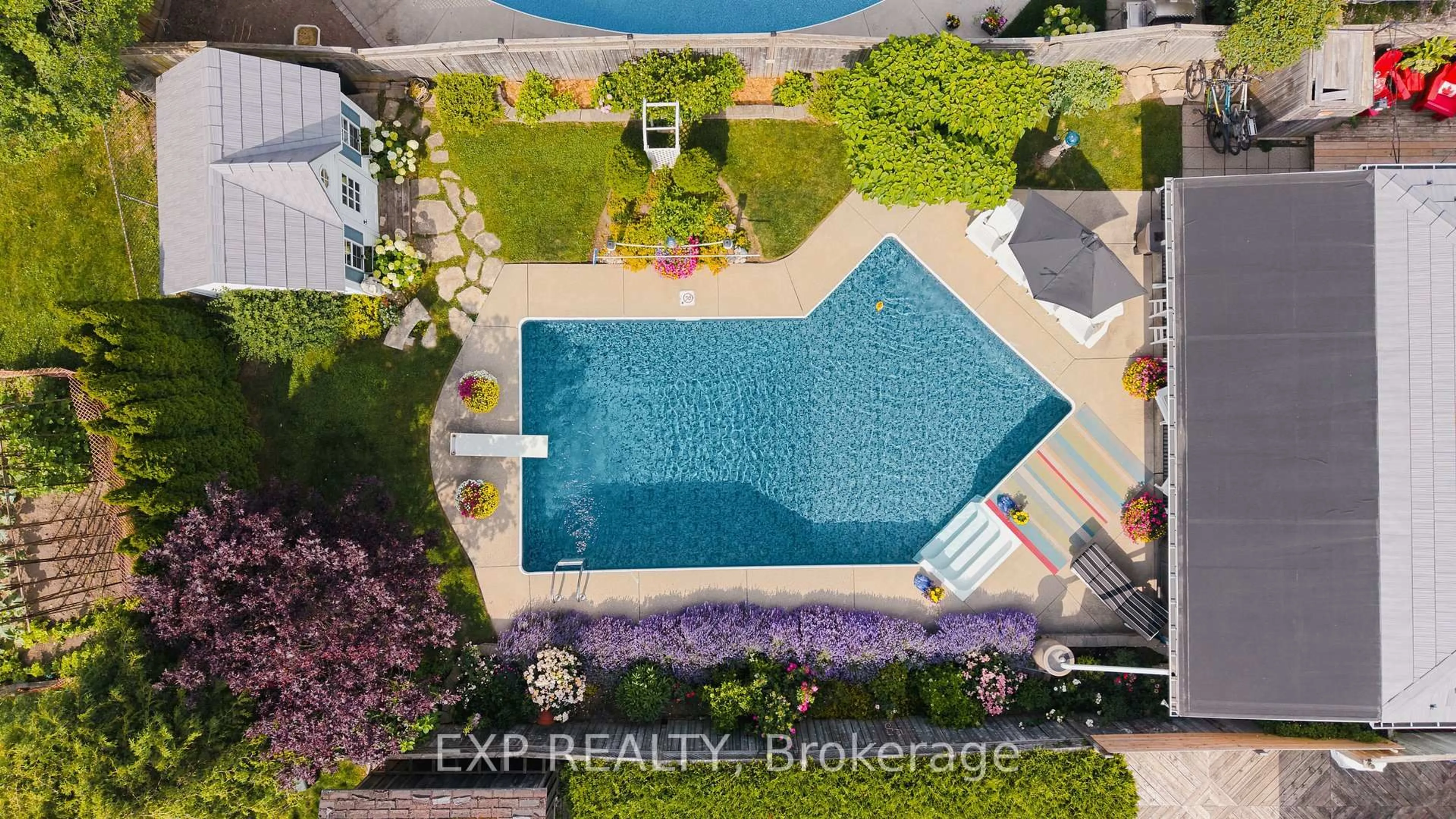 Pool for 89 Geneva Cres, Kitchener Ontario N2E 1M8