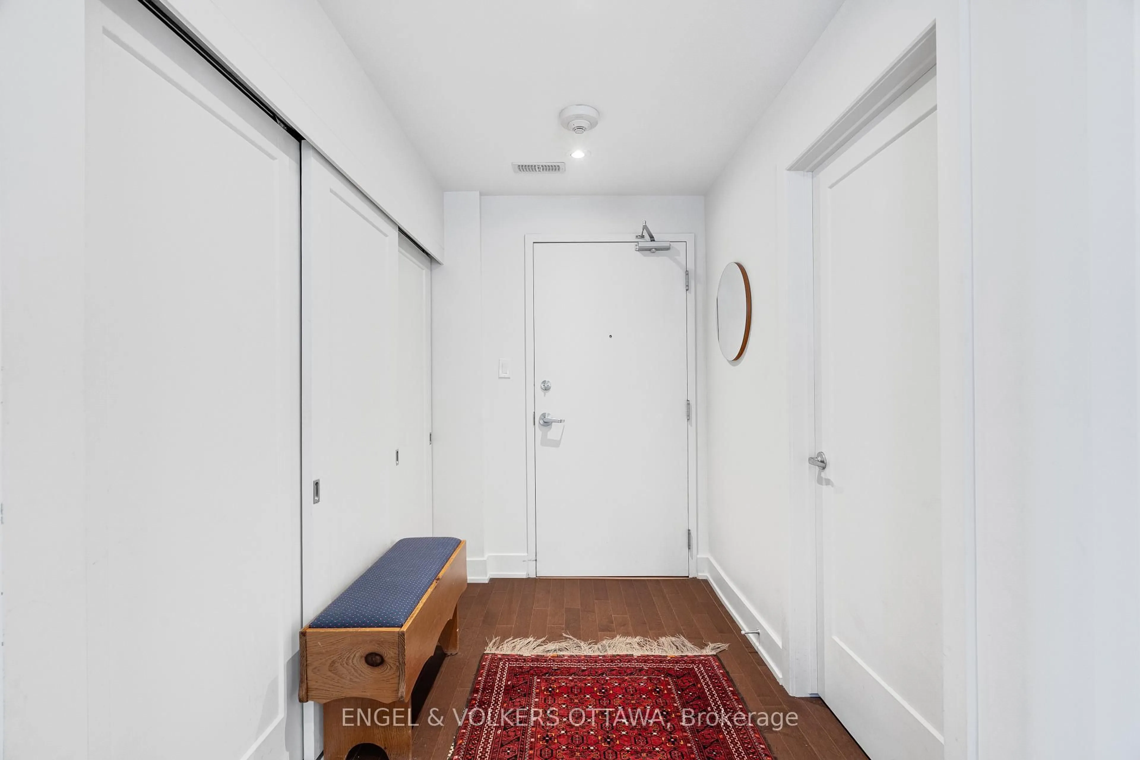Indoor entryway for 355 Elizabeth Cosgrove Private #304, Ottawa Ontario K1W 0K6