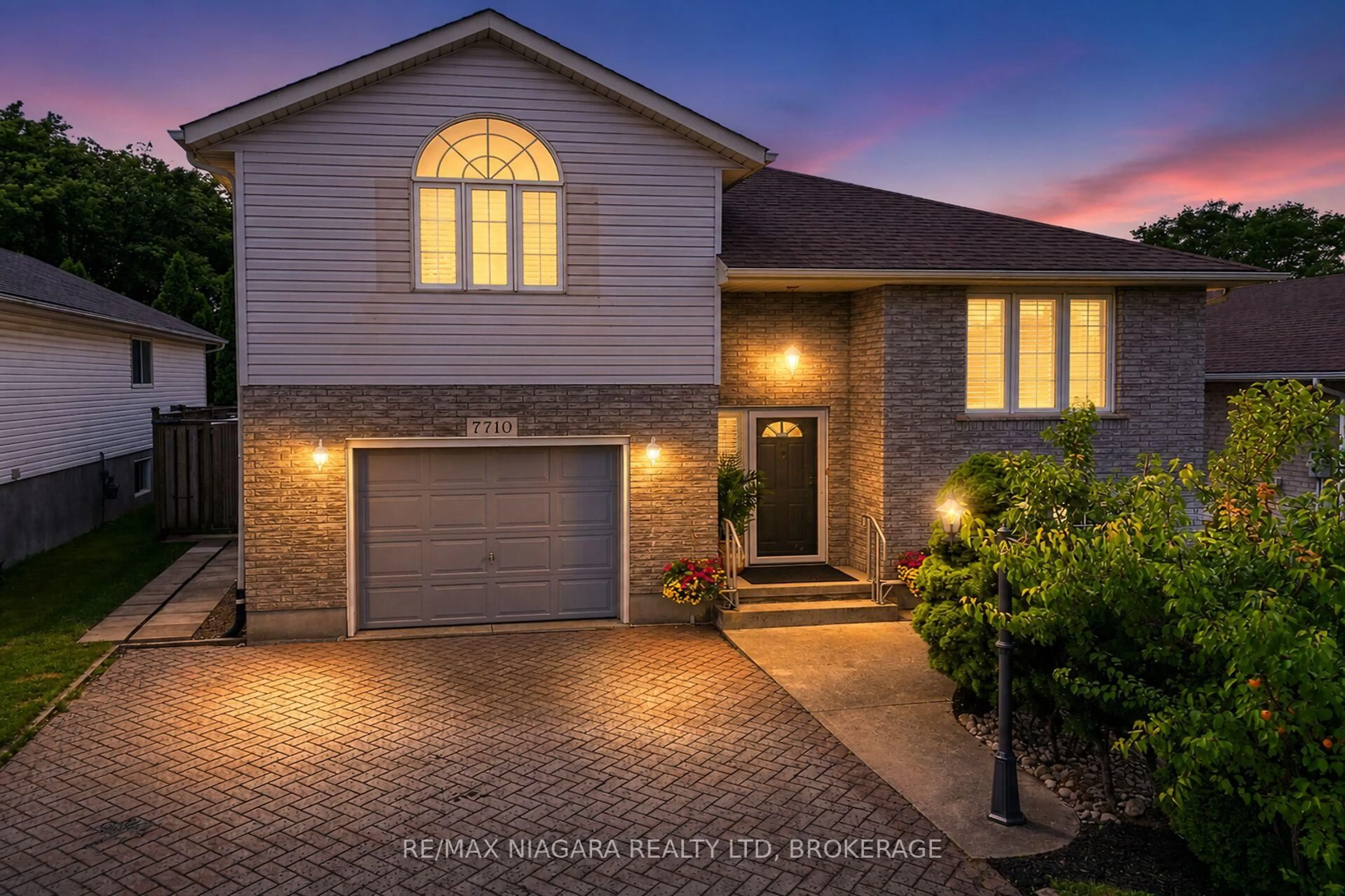 Home with brick exterior material, street for 7710 Vincent St, Niagara Falls Ontario L2H 3B8