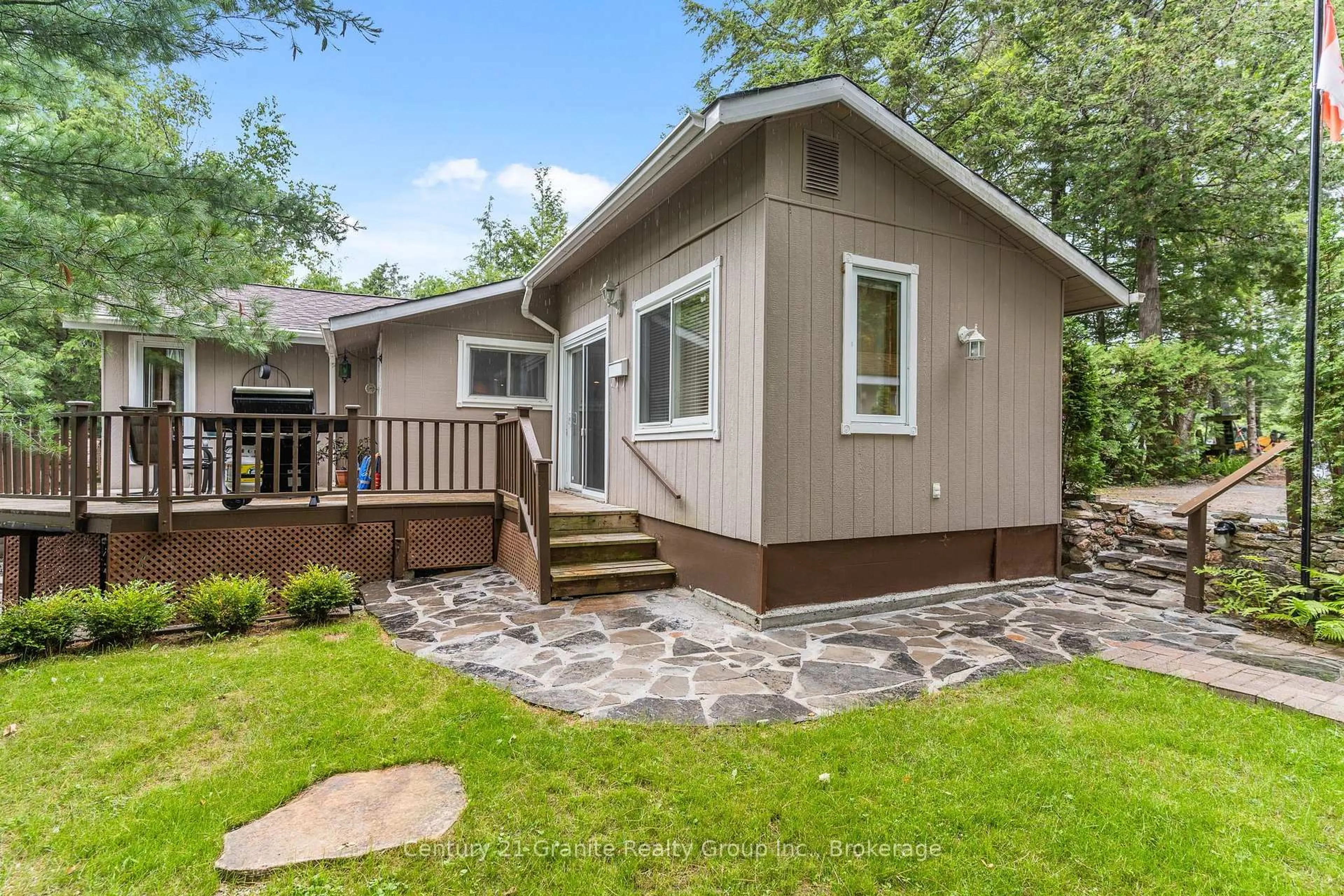 Home with vinyl exterior material, unknown for 1109 Burnt Point Tr, Highlands East Ontario K0M 2K0