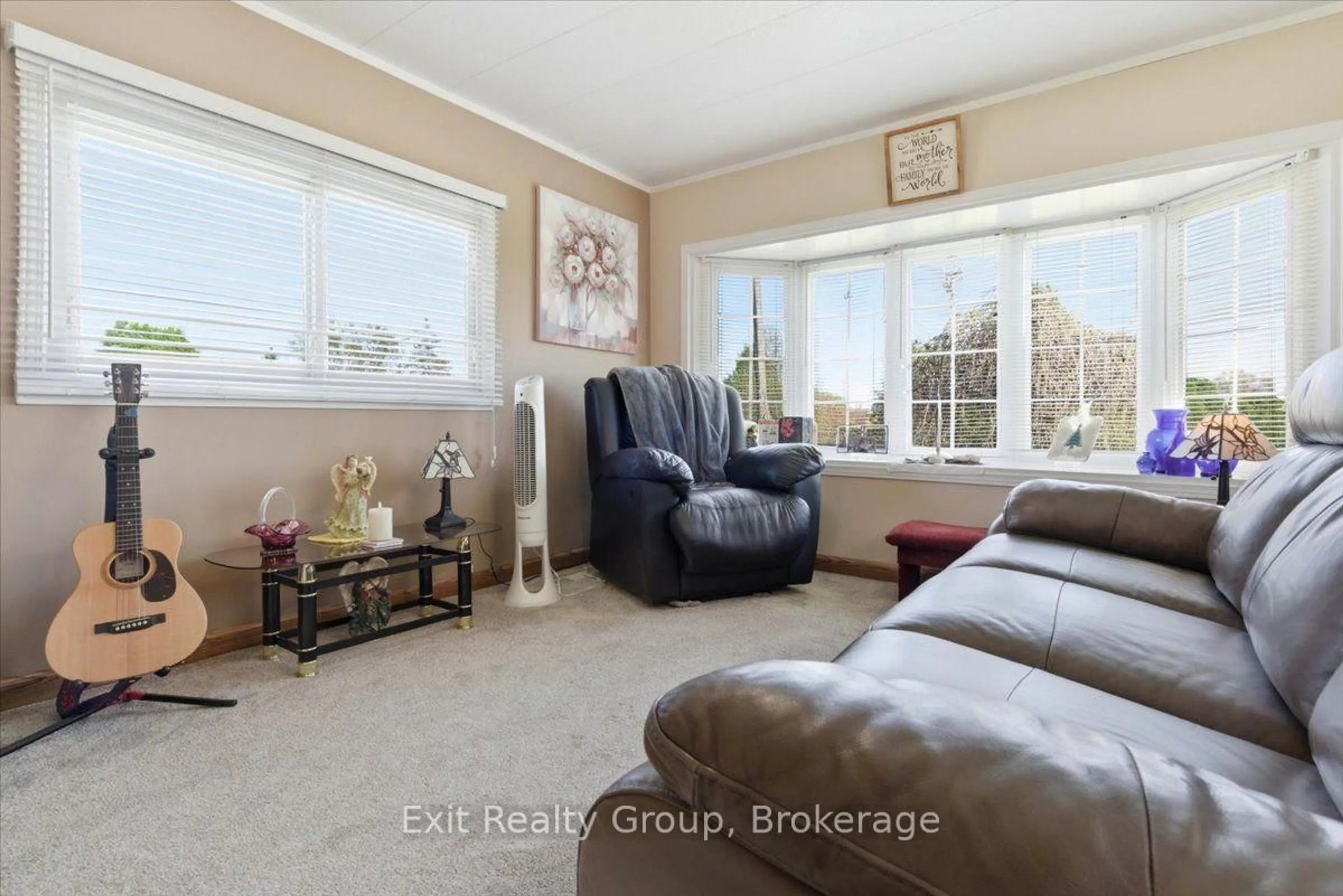 Living room with furniture, unknown for 5 Chapel Blvd, Quinte West Ontario K8N 4Z3