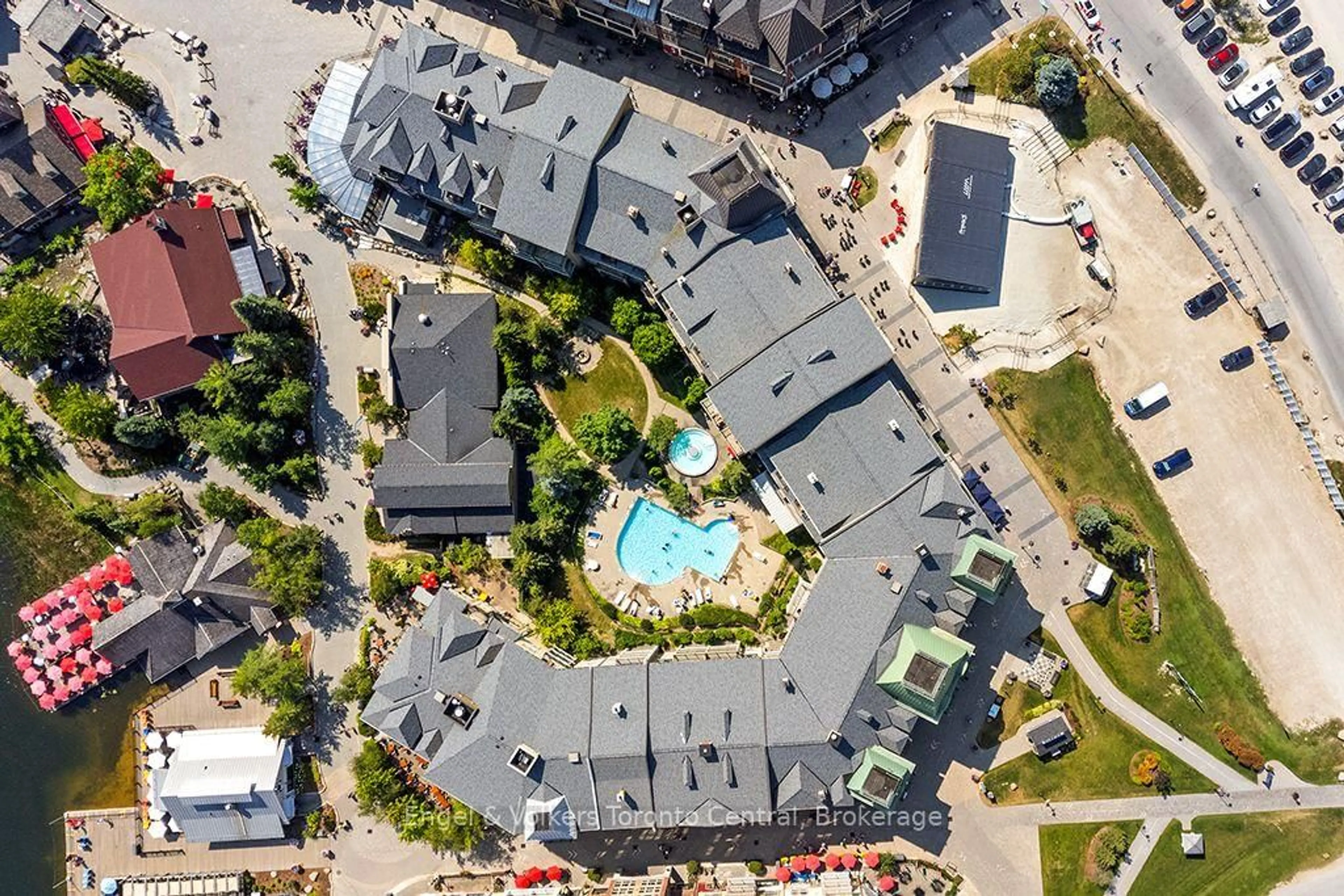 A pic from outside/outdoor area/front of a property/back of a property/a pic from drone, city buildings view from balcony for 170 Jozo Weider Blvd #404, Blue Mountains Ontario L9Y 0V2